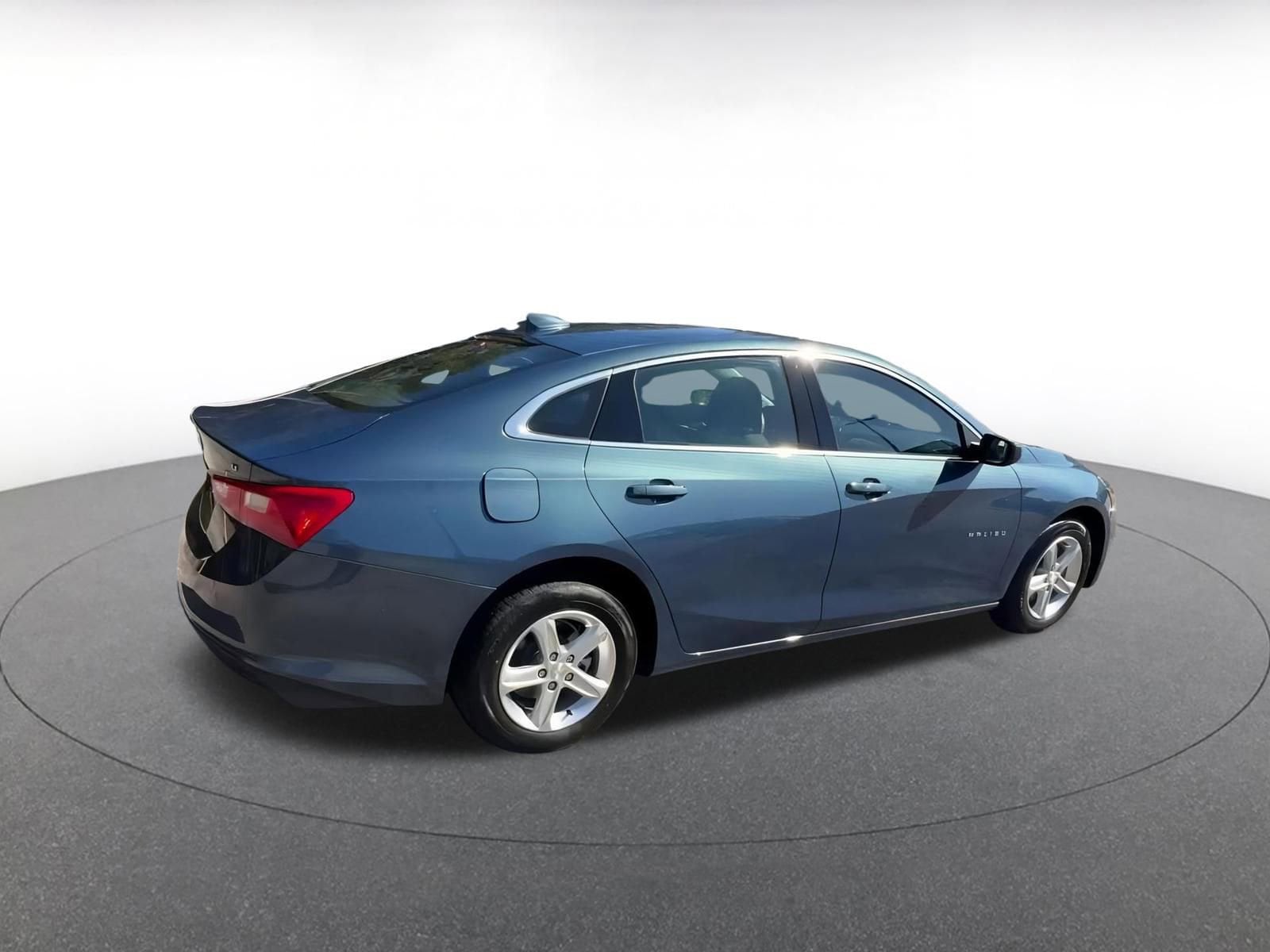 Thumbnail: 2024 Chevrolet Malibu - 15