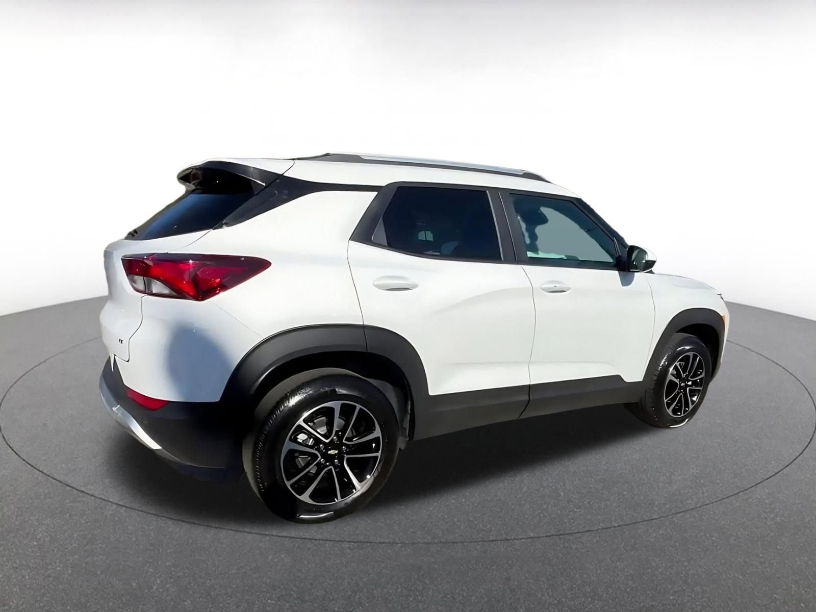 Thumbnail: 2025 Chevrolet TrailBlazer - 14