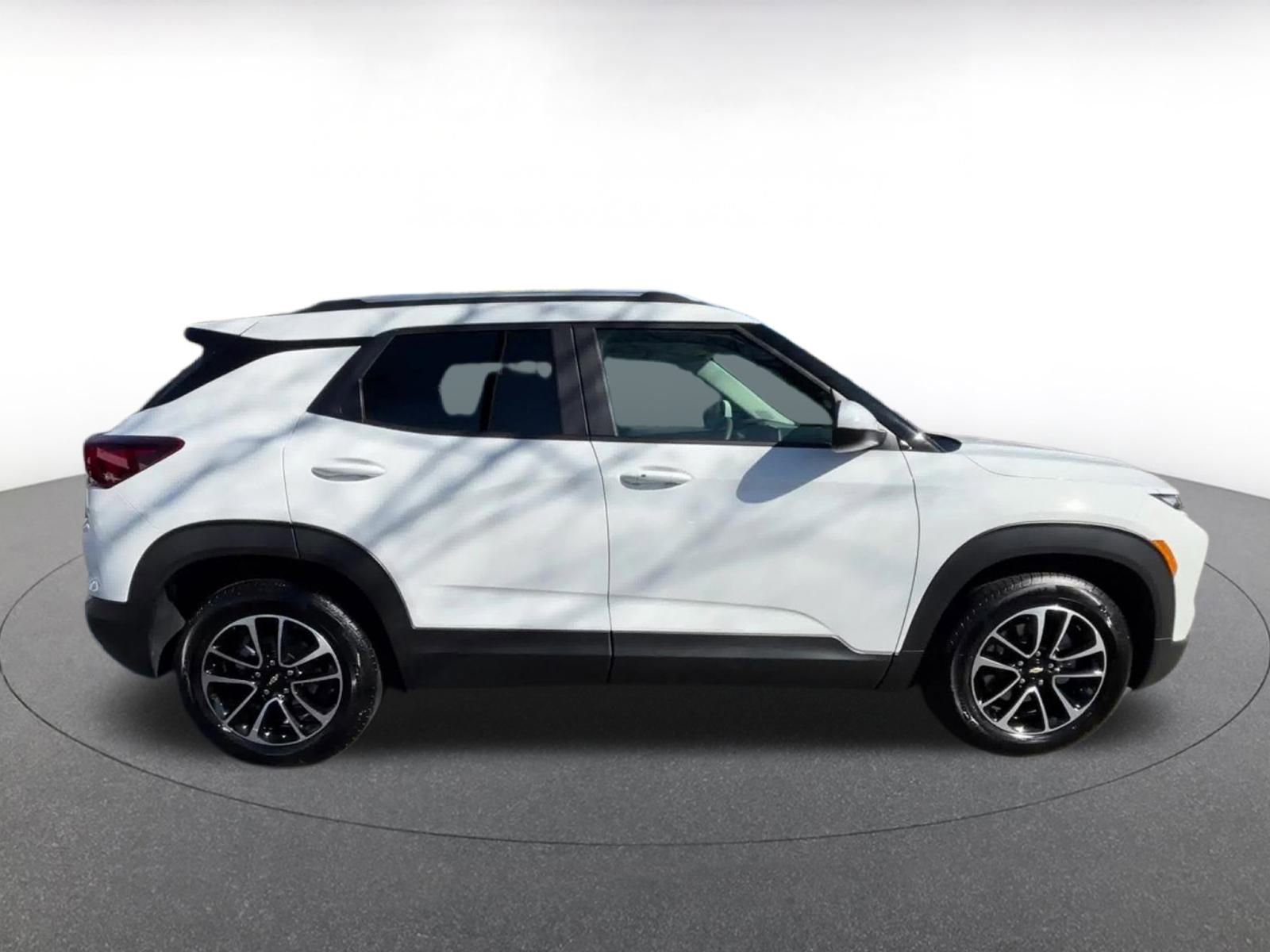 Thumbnail: 2025 Chevrolet TrailBlazer - 16