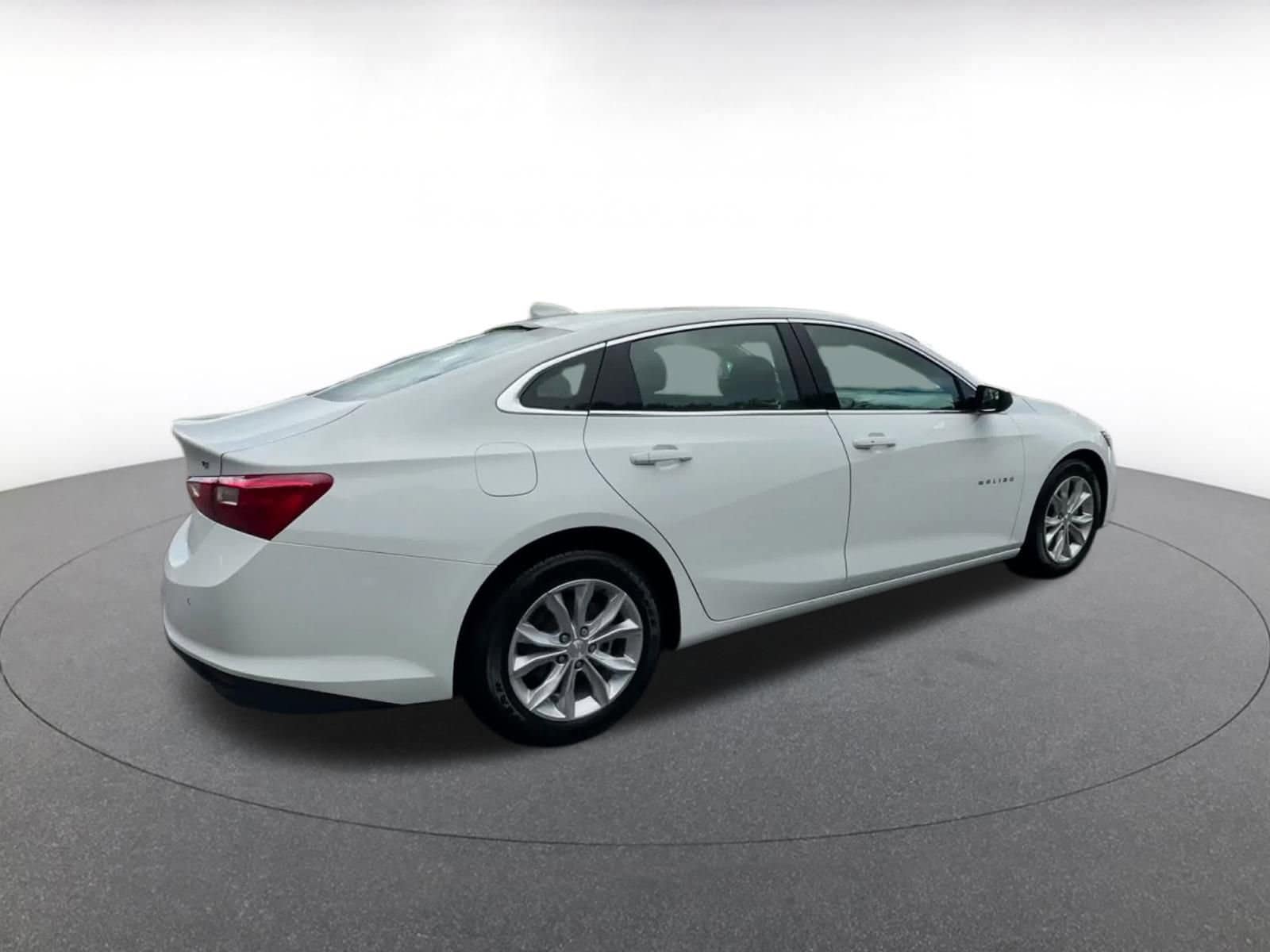 Thumbnail: 2024 Chevrolet Malibu - 15