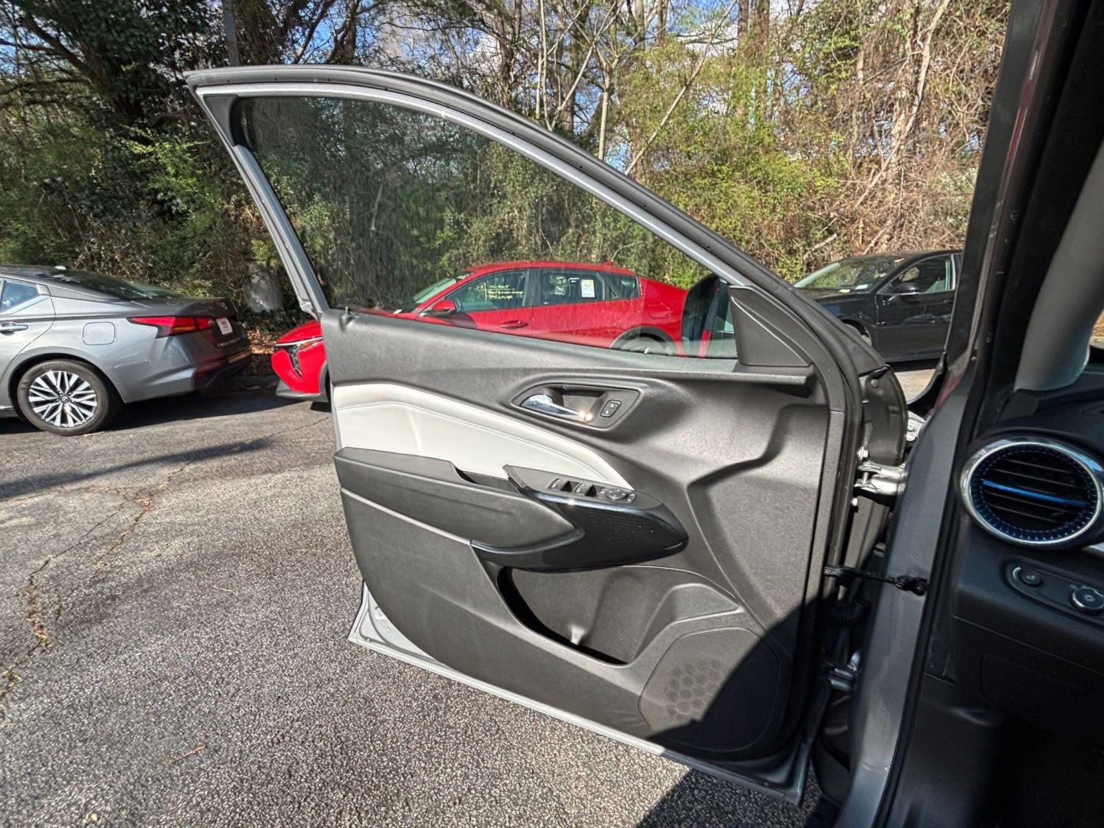 Thumbnail: 2025 Chevrolet Trax - 18