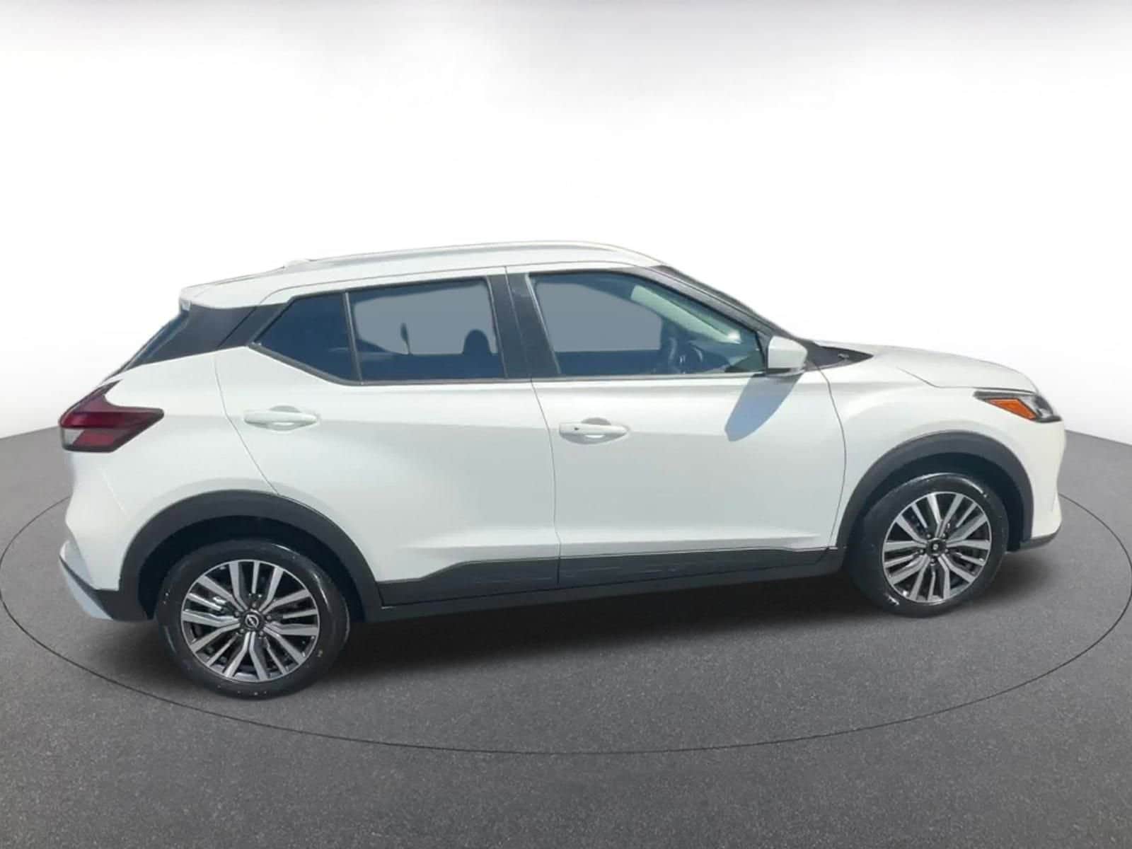 Thumbnail: 2024 Nissan Kicks - 16