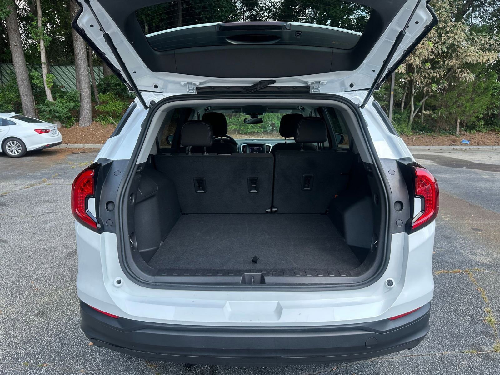 Thumbnail: 2024 GMC Terrain - 31