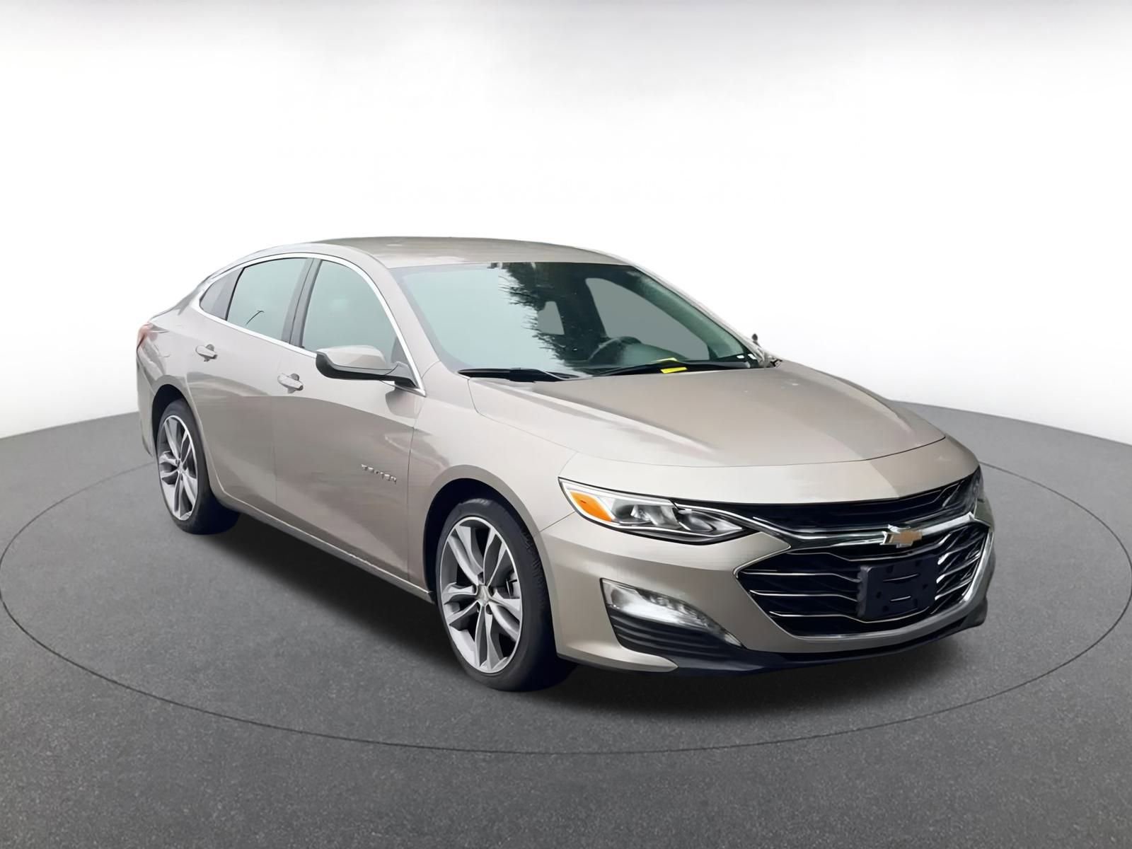 Thumbnail: 2024 Chevrolet Malibu - 3