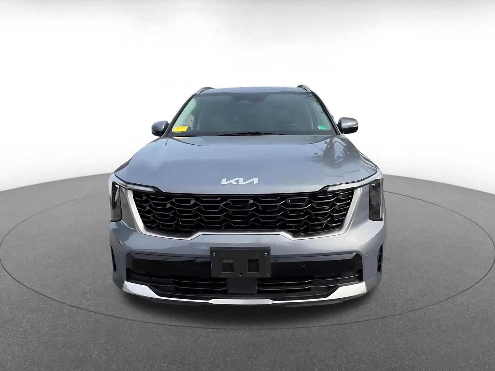 Thumbnail: 2024 Kia Sorento - 4