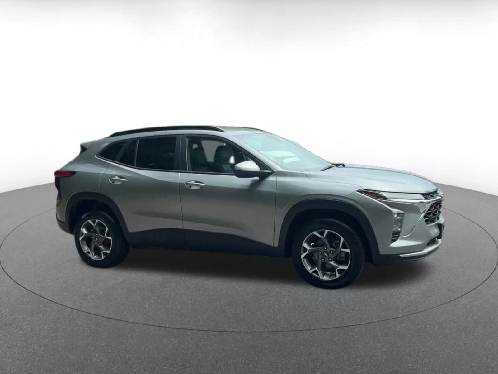 Thumbnail: 2025 Chevrolet Trax - 2