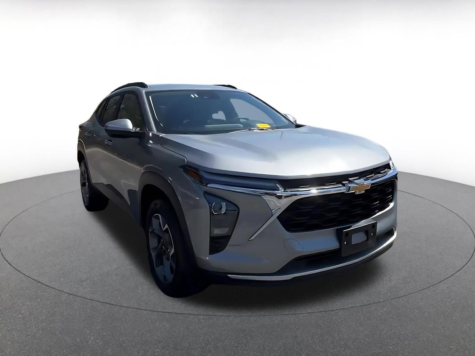 Thumbnail: 2025 Chevrolet Trax - 3