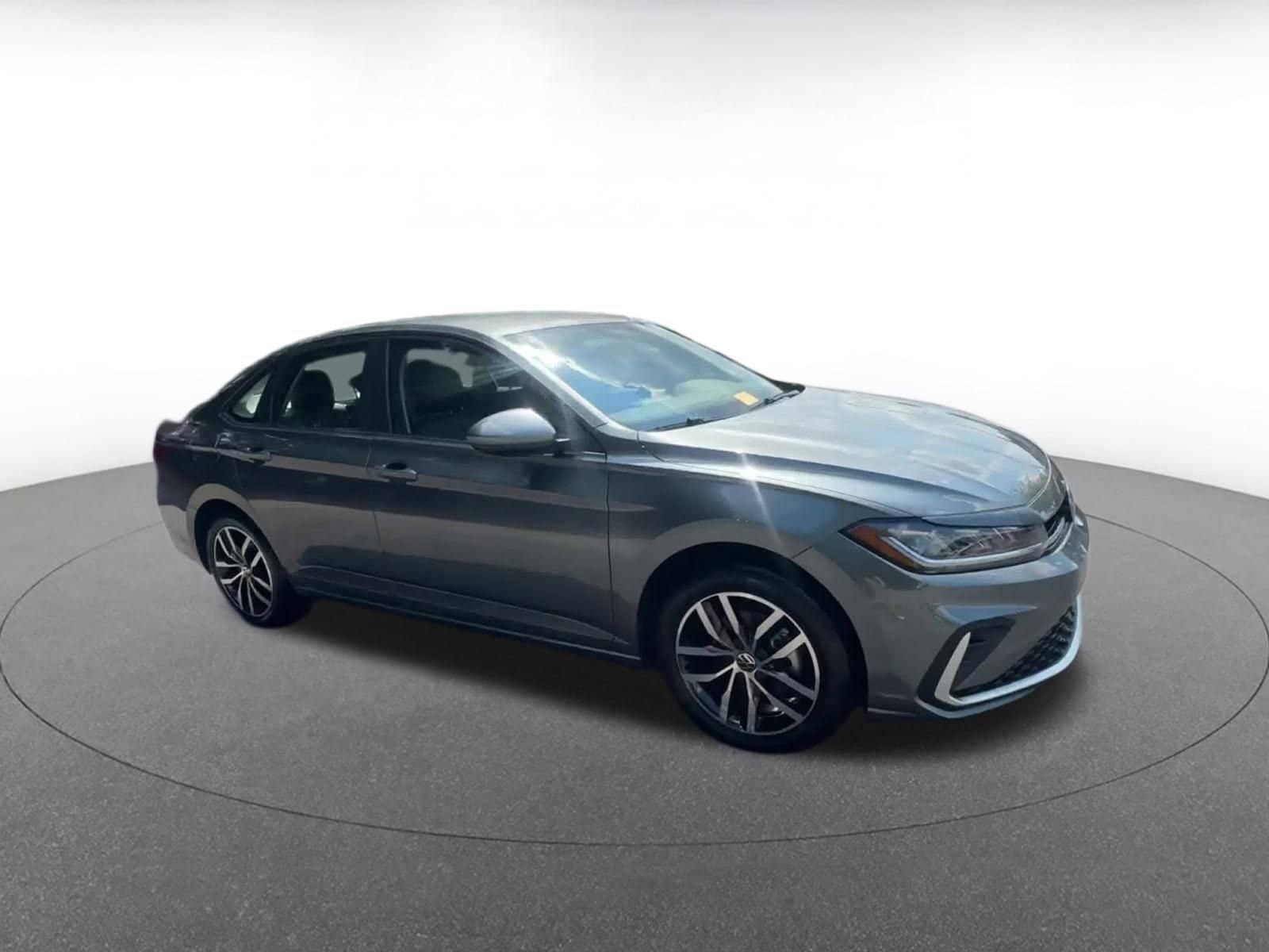 Thumbnail: 2025 Volkswagen Jetta - 2