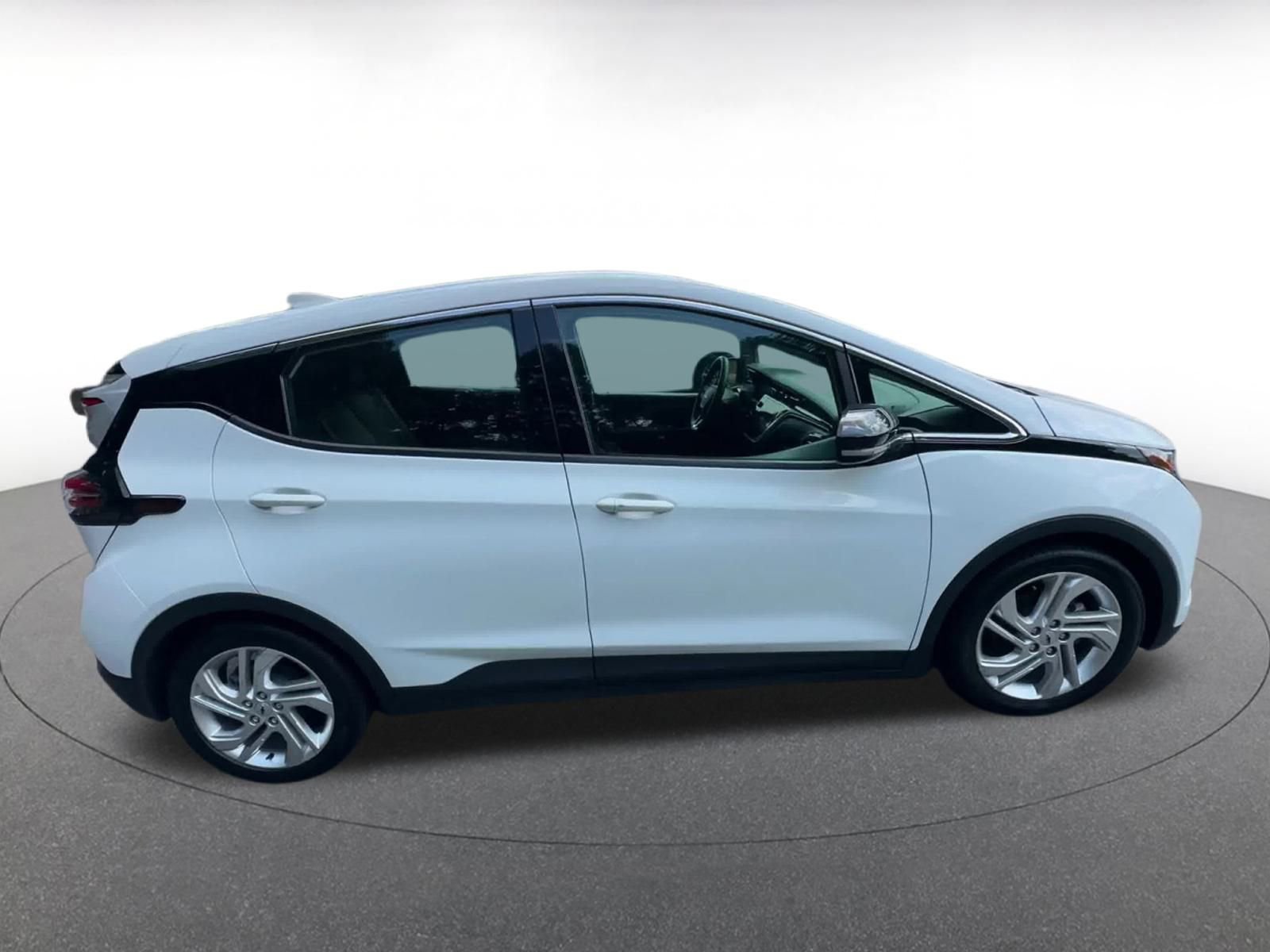 Thumbnail: 2023 Chevrolet Bolt EV - 16
