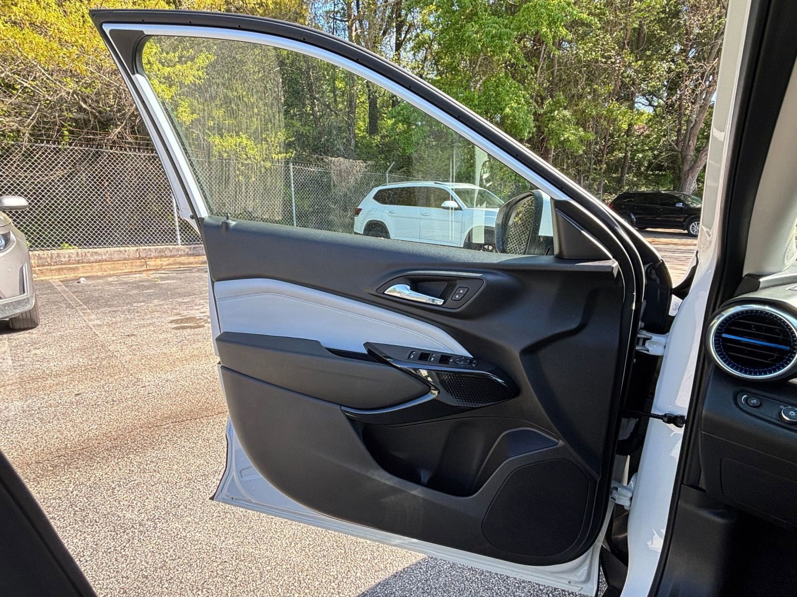 Thumbnail: 2025 Chevrolet Trax - 18