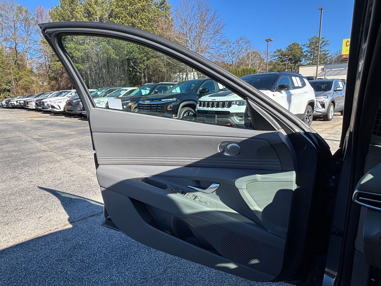 Thumbnail: 2025 Hyundai Elantra - 20