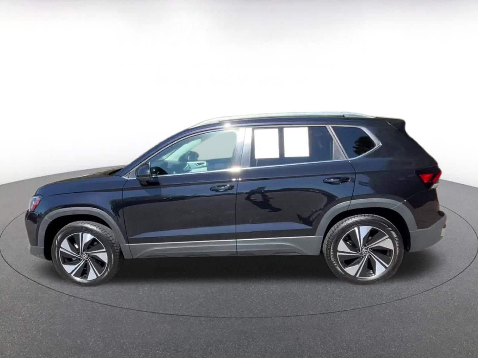 Thumbnail: 2025 Volkswagen Taos - 8