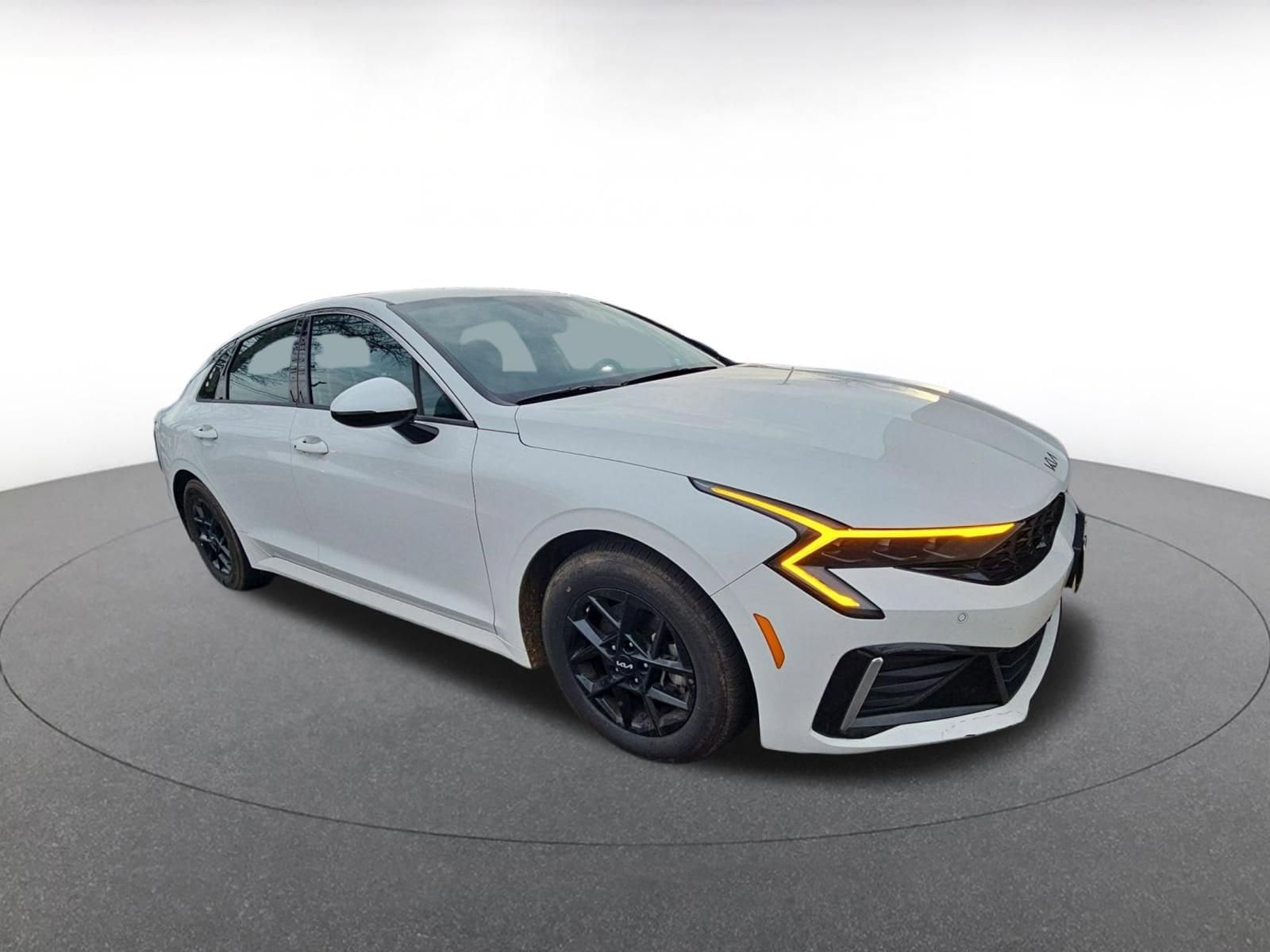 Thumbnail: 2025 Kia K5 - 1