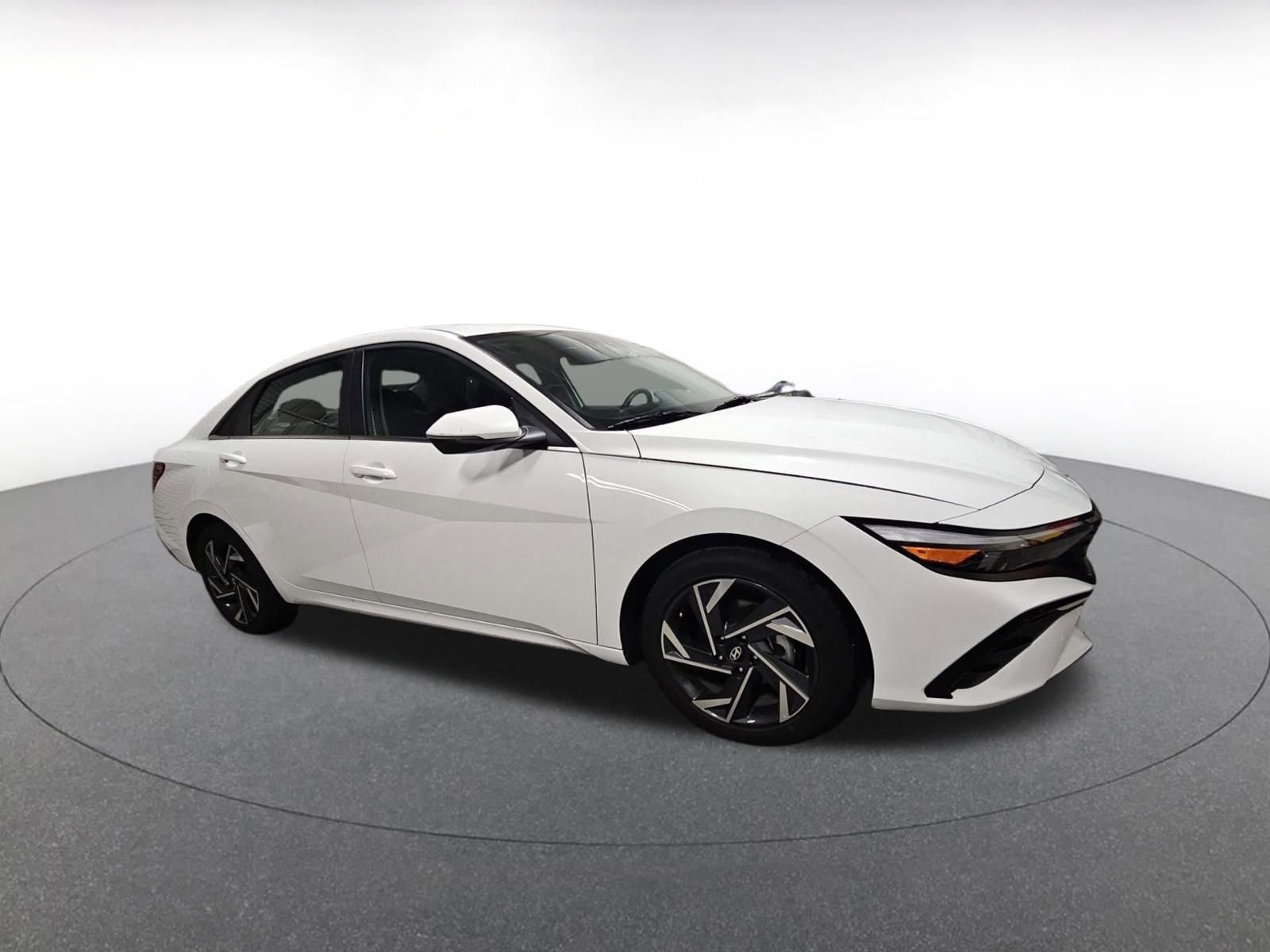 Thumbnail: 2025 Hyundai Elantra - 1