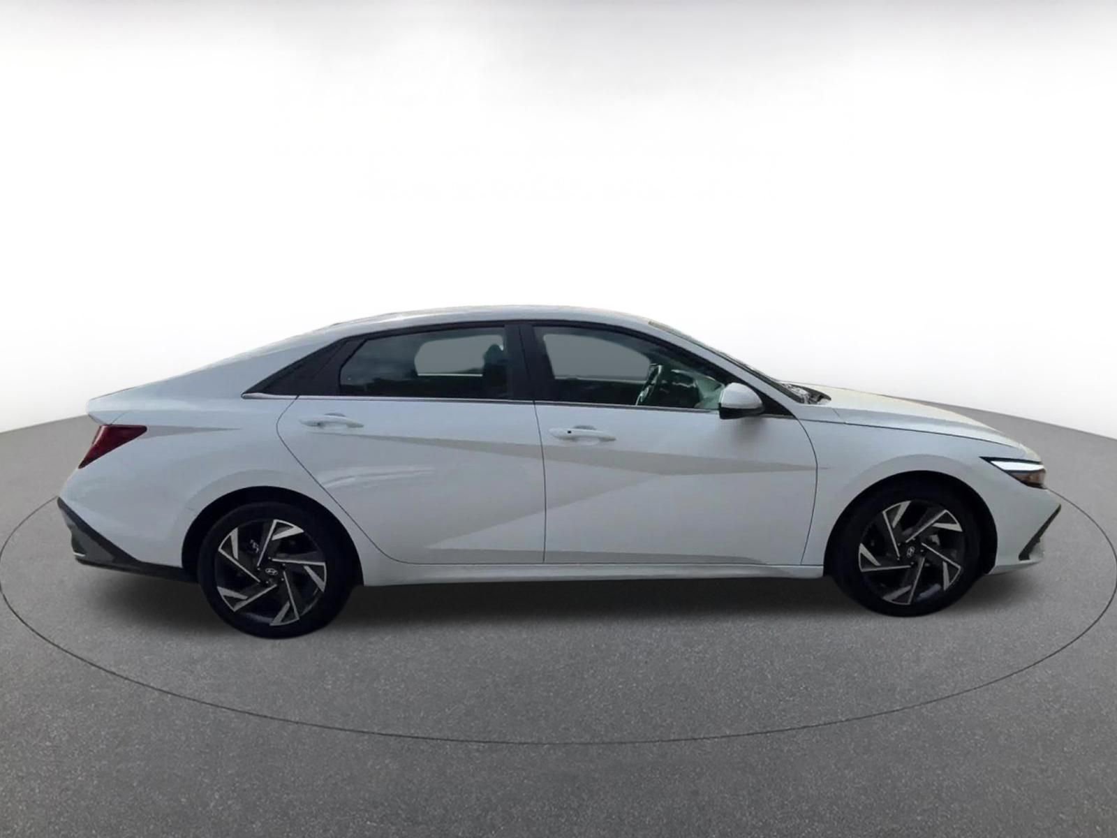 Thumbnail: 2025 Hyundai Elantra - 16