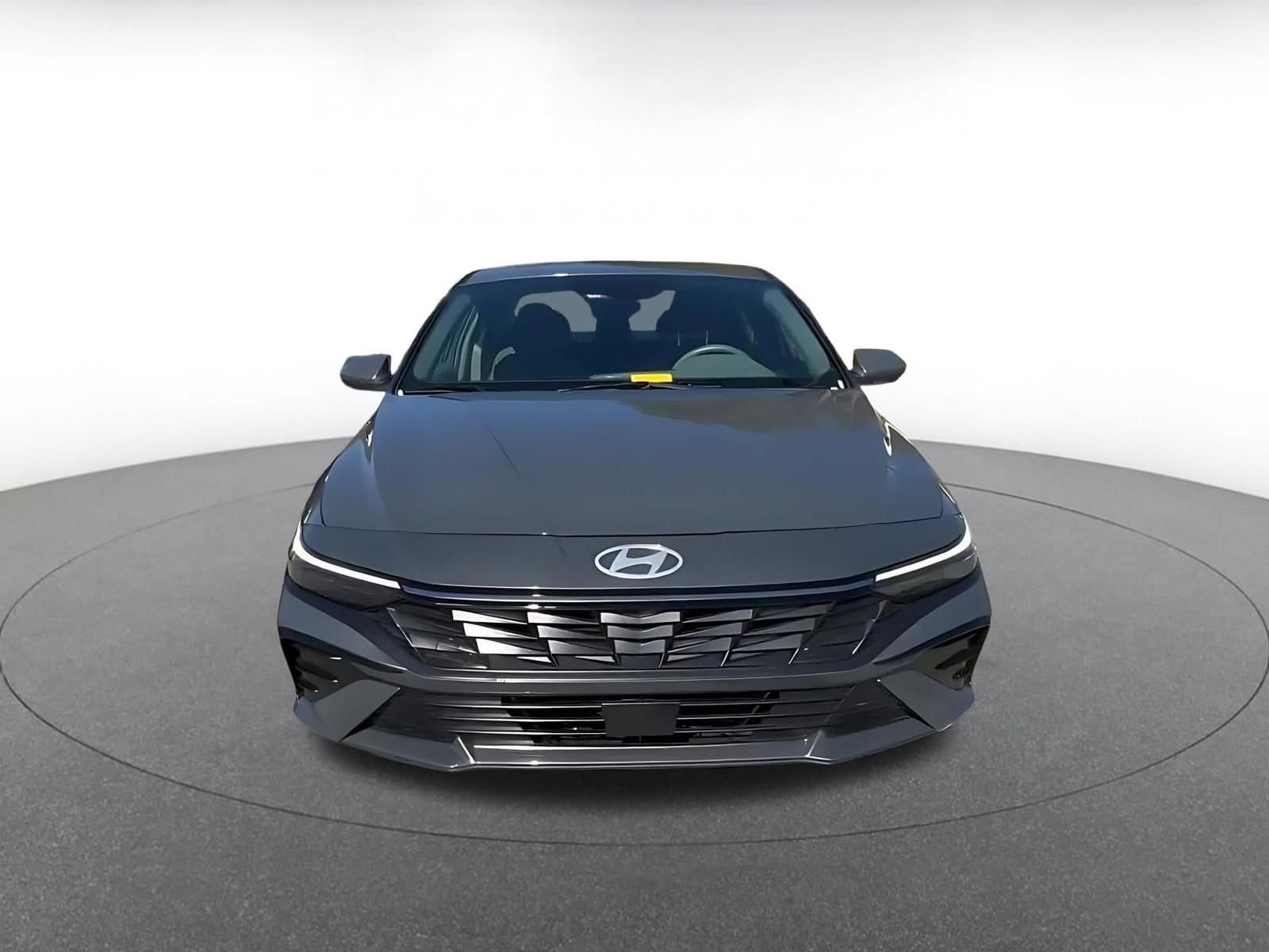 Thumbnail: 2025 Hyundai Elantra - 4