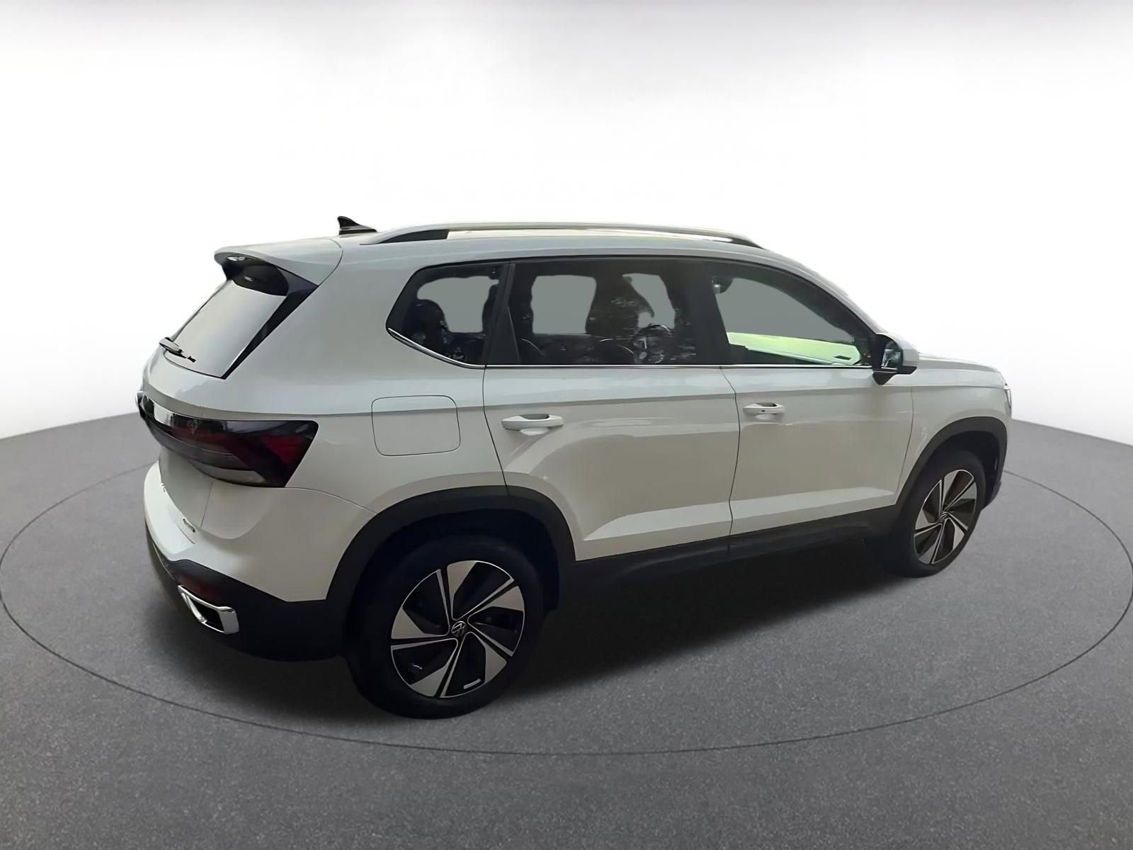 Thumbnail: 2025 Volkswagen Taos - 14