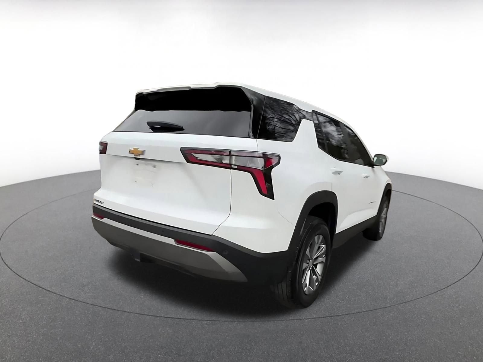 Thumbnail: 2025 Chevrolet Equinox - 14