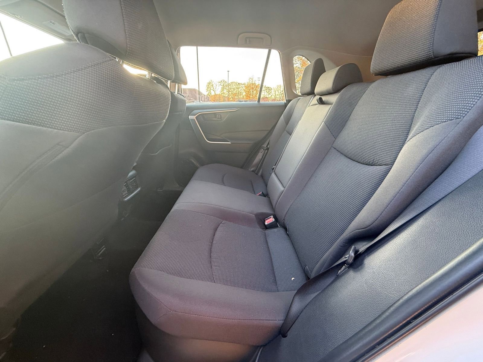 Thumbnail: 2025 Toyota RAV4 - 25