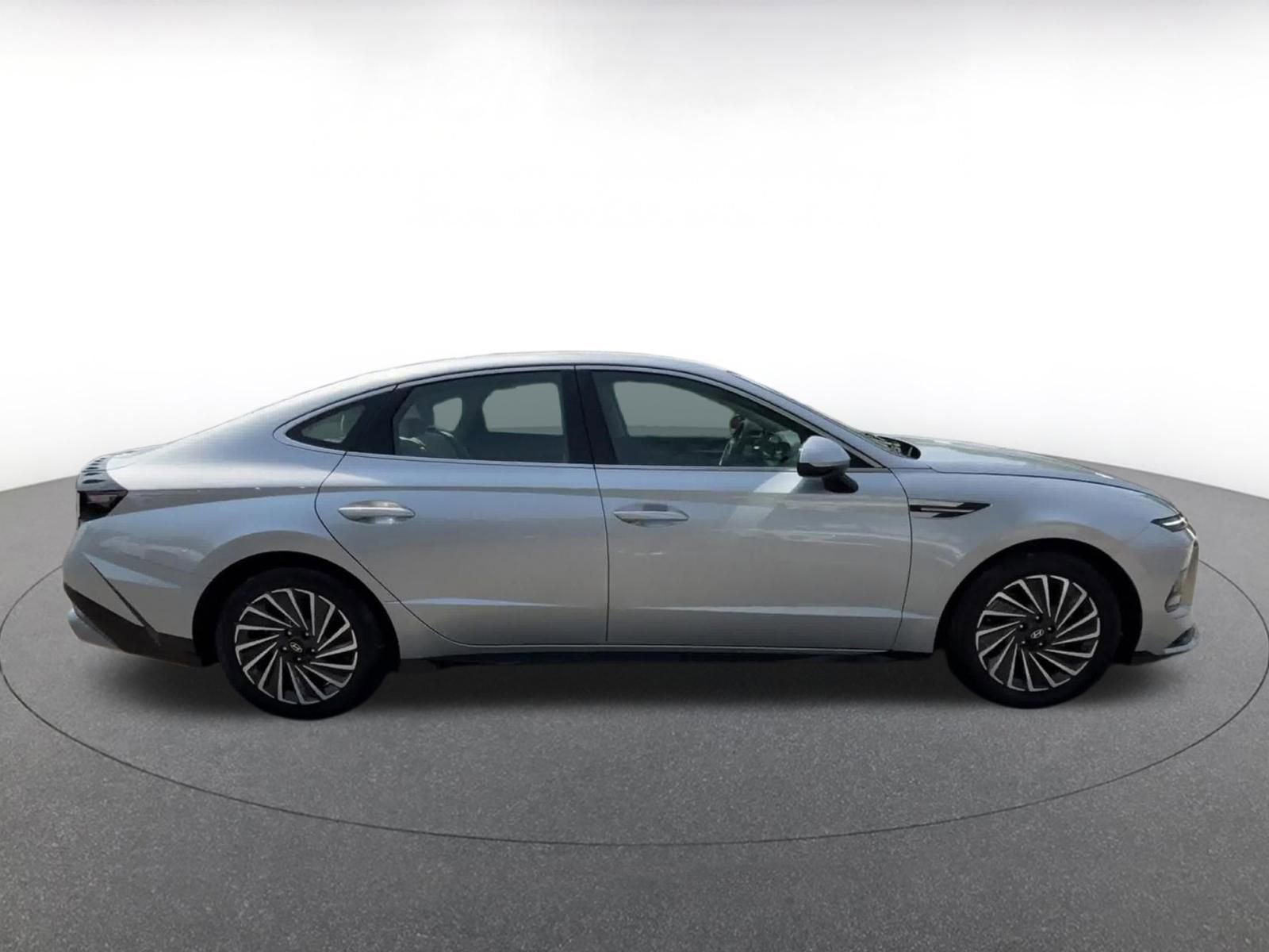 Thumbnail: 2025 Hyundai Sonata - 16