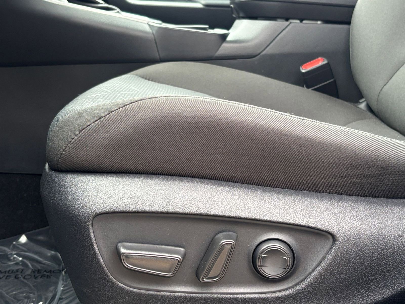 Thumbnail: 2025 Toyota RAV4 - 23