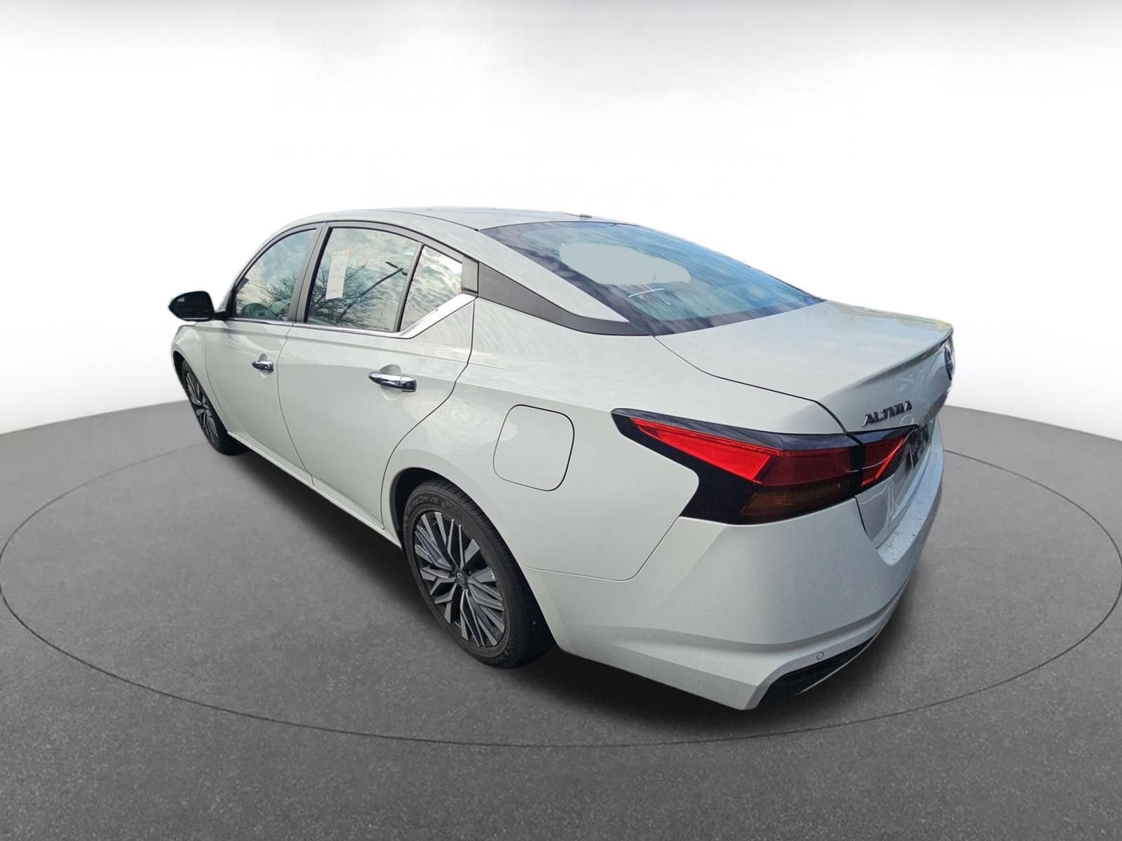 Thumbnail: 2025 Nissan Altima - 5