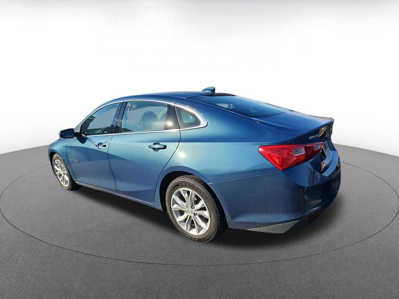 Thumbnail: 2024 Chevrolet Malibu - 5