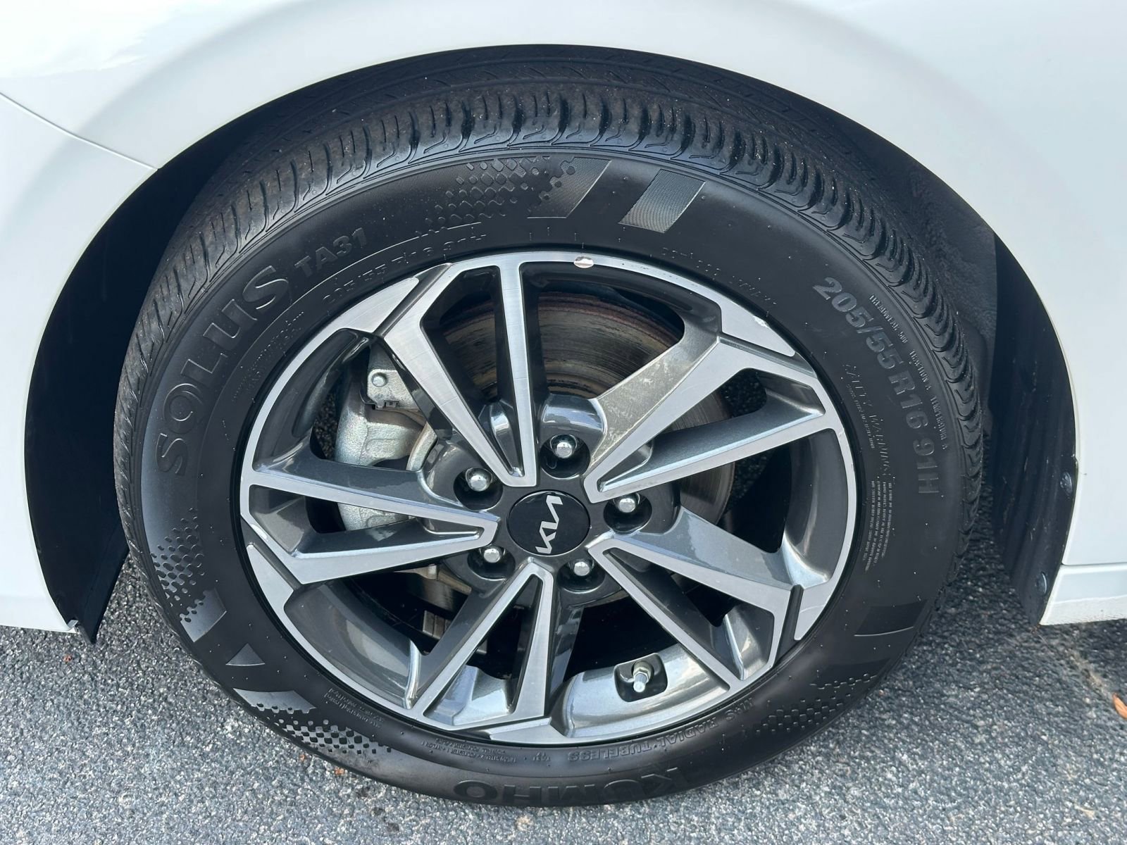 Thumbnail: 2023 Kia Forte - 30