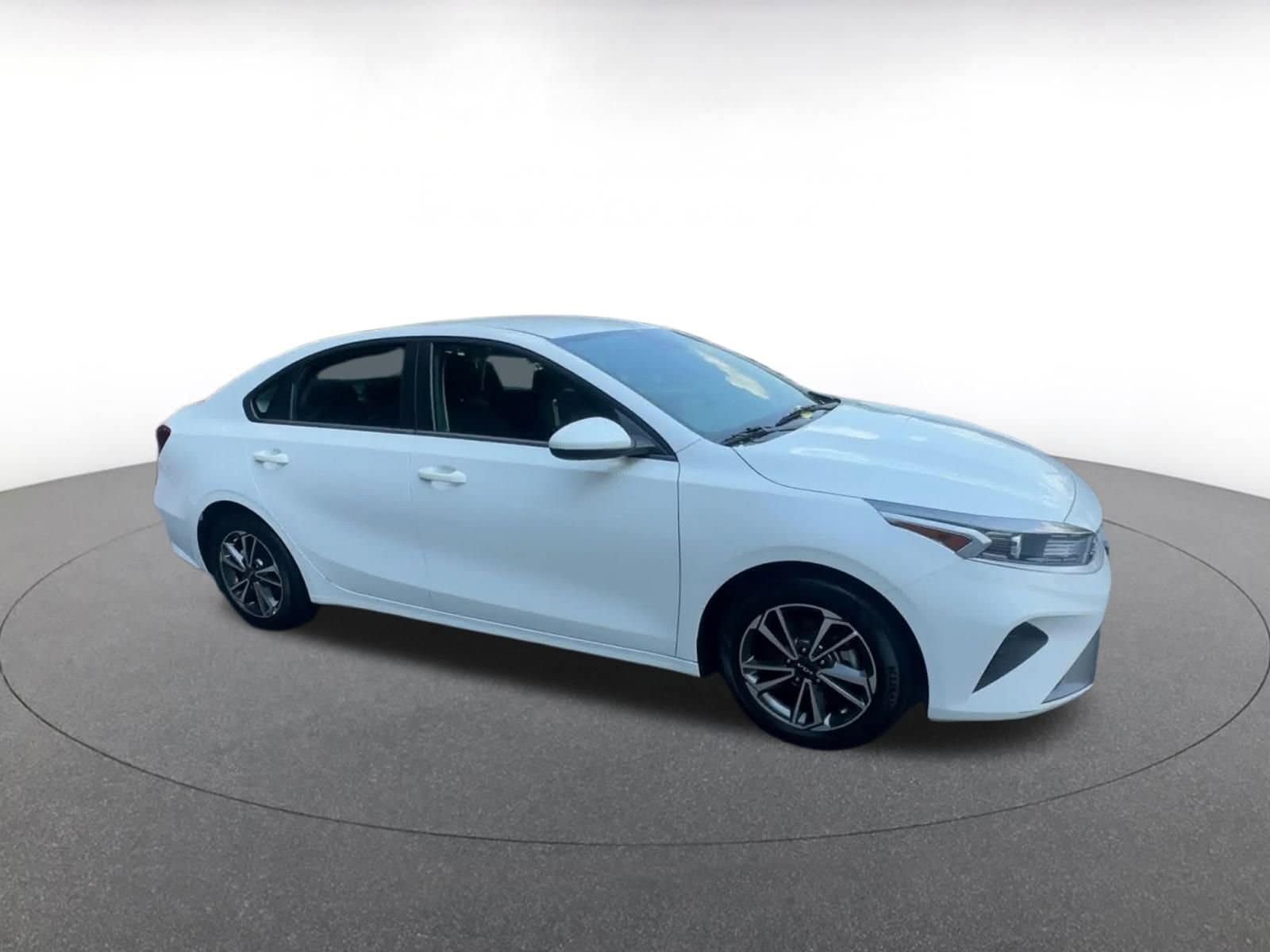 Thumbnail: 2023 Kia Forte - 2