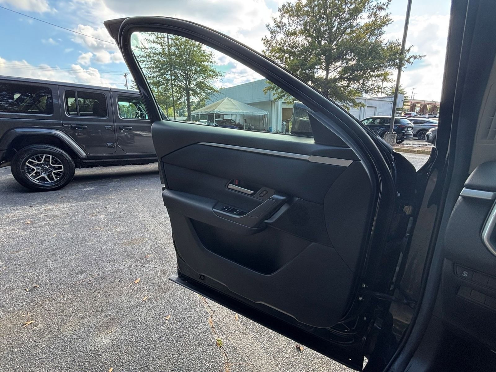 Thumbnail: 2025 Mazda CX-50 - 20