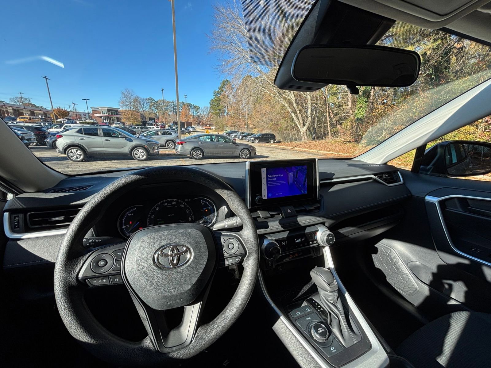 Thumbnail: 2025 Toyota RAV4 - 33