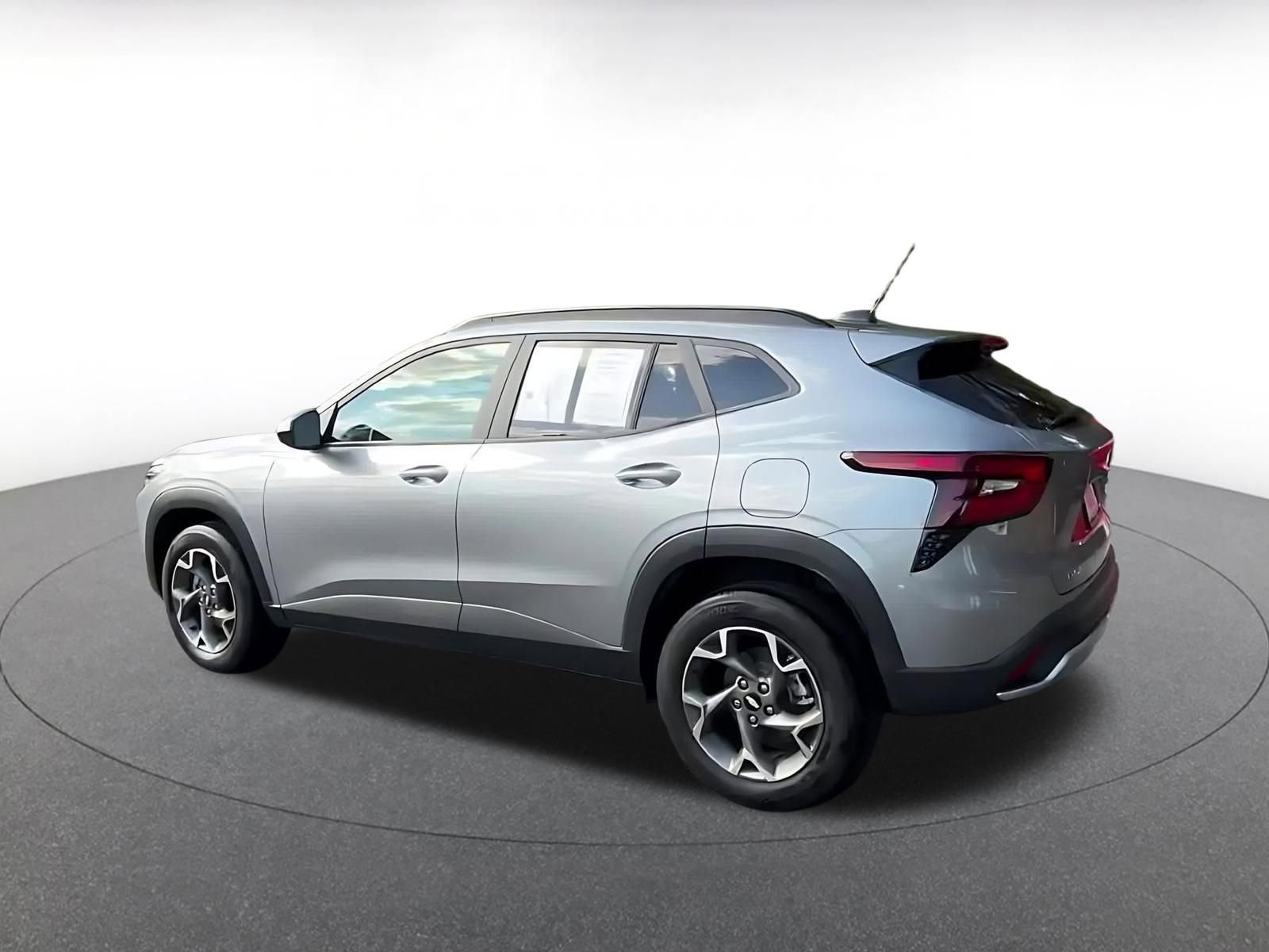 Thumbnail: 2025 Chevrolet Trax - 10