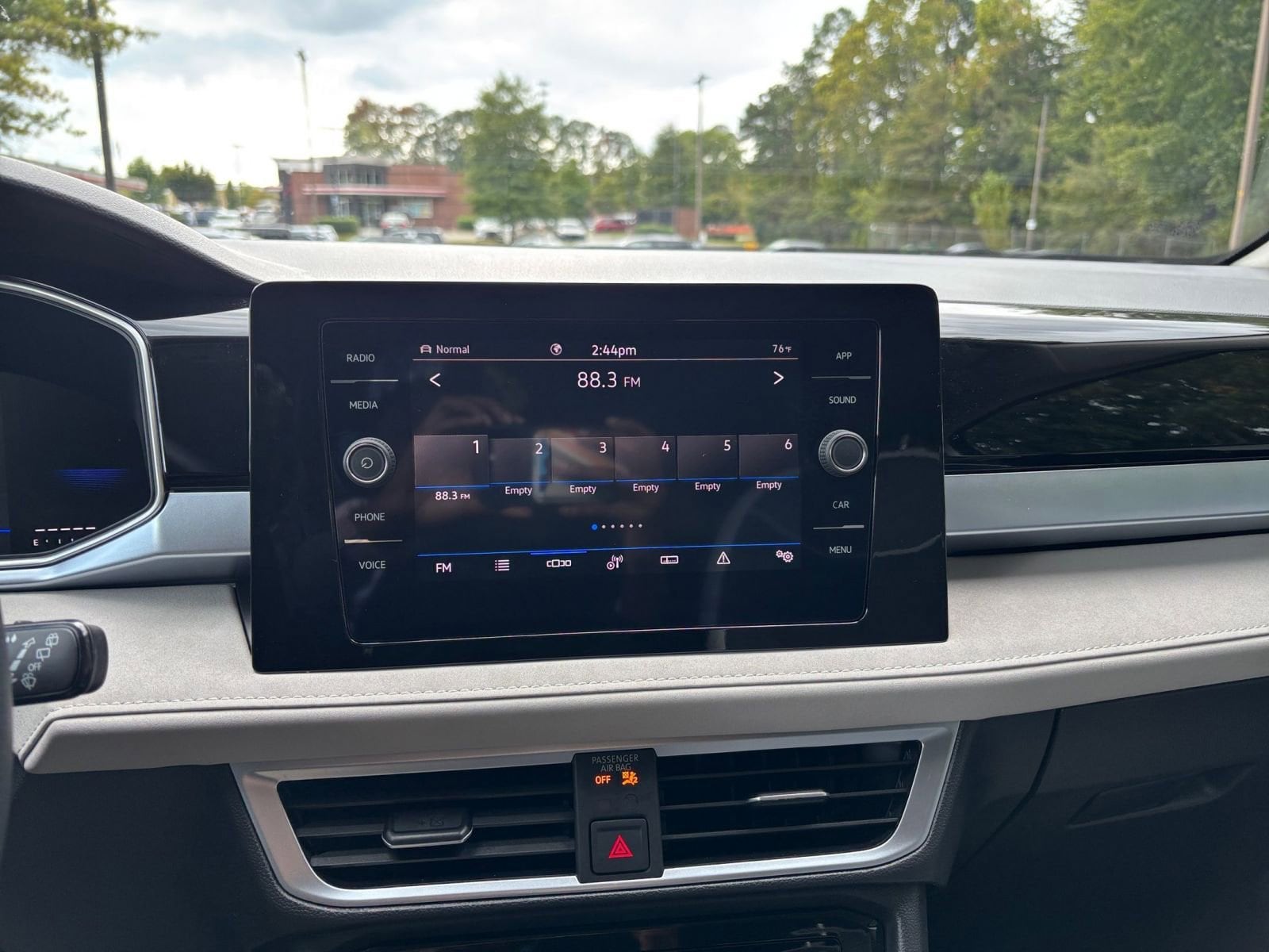 Thumbnail: 2025 Volkswagen Taos - 18