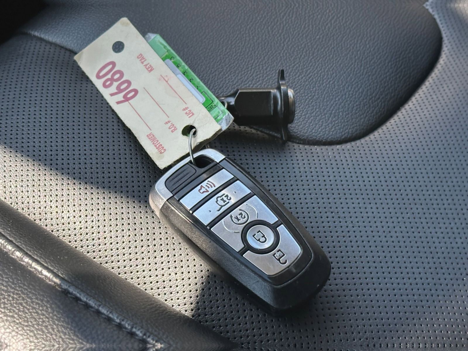 Thumbnail: 2022 Ford Edge - 22