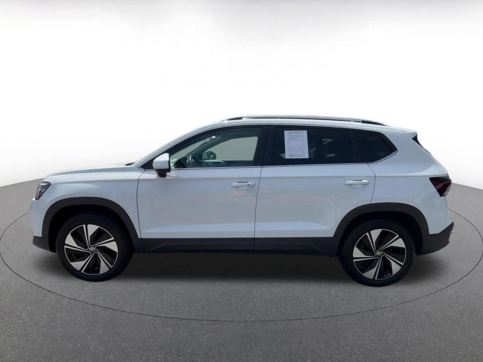 Thumbnail: 2025 Volkswagen Taos - 9