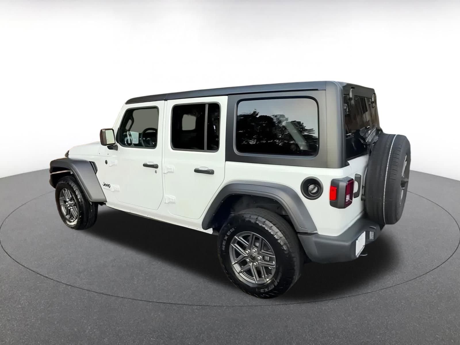Thumbnail: 2025 Jeep Wrangler - 10