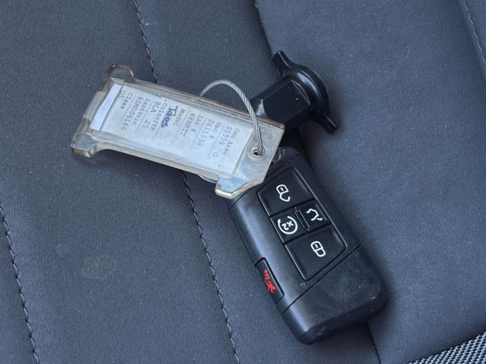 Thumbnail: 2025 Volkswagen Taos - 25