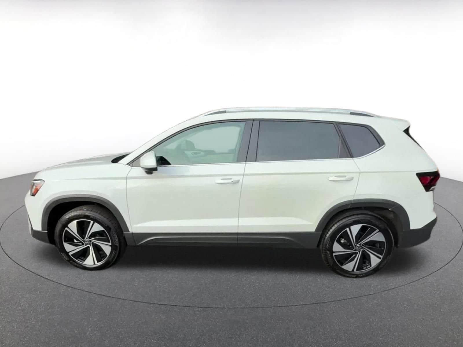 Thumbnail: 2025 Volkswagen Taos - 9