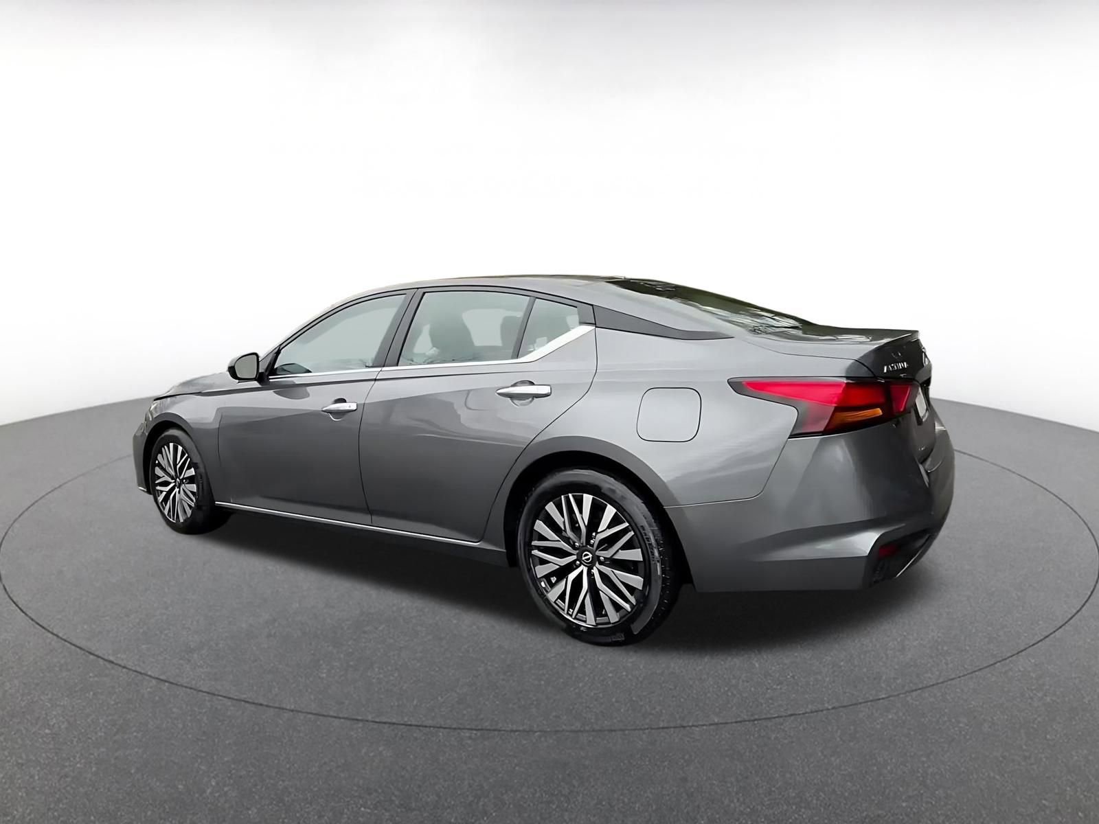 Thumbnail: 2025 Nissan Altima - 10