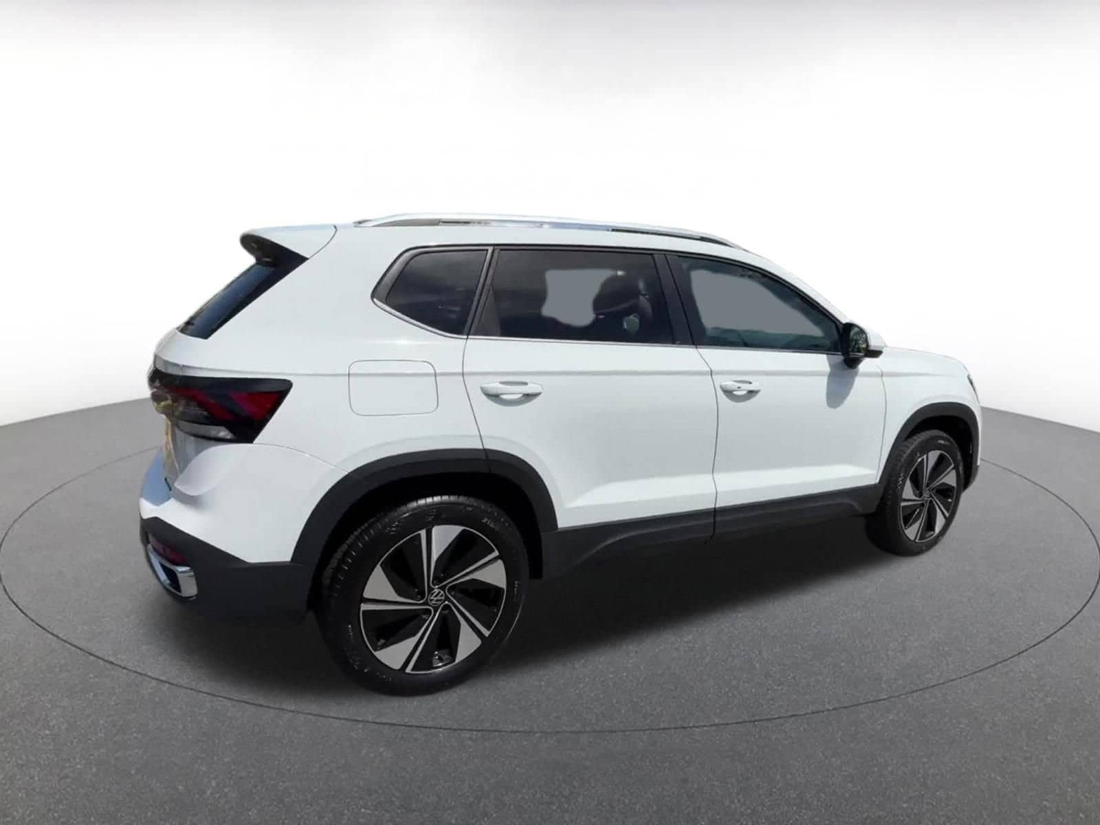 Thumbnail: 2025 Volkswagen Taos - 14