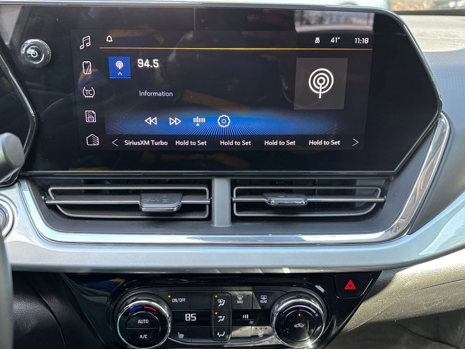 Thumbnail: 2025 Chevrolet Trax - 17