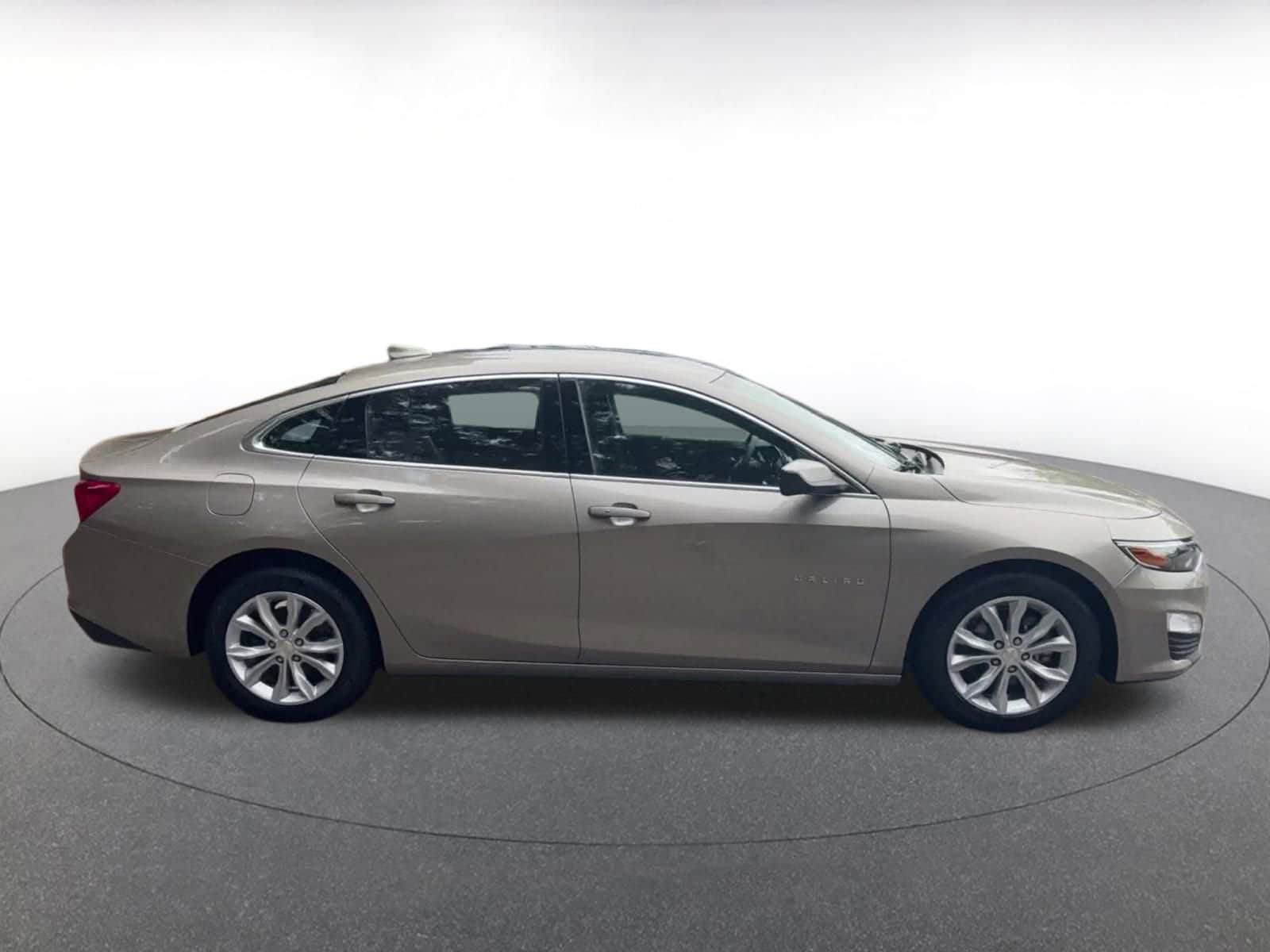 Thumbnail: 2024 Chevrolet Malibu - 16
