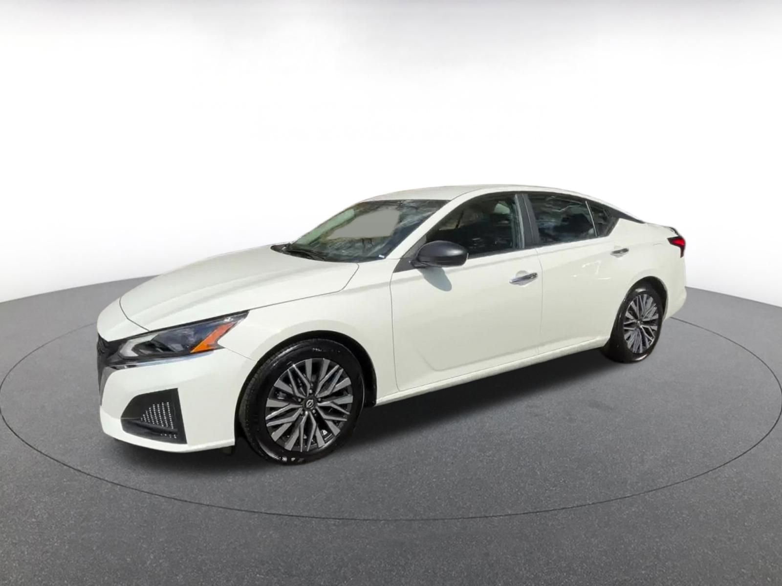 Thumbnail: 2025 Nissan Altima - 8