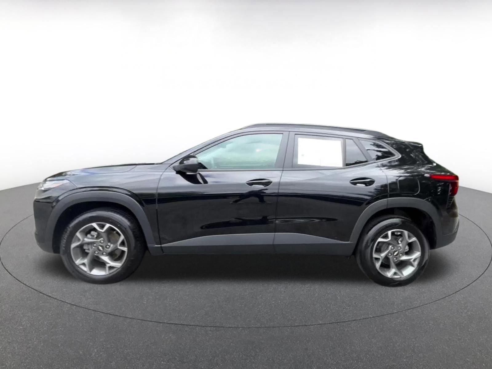 Thumbnail: 2025 Chevrolet Trax - 9