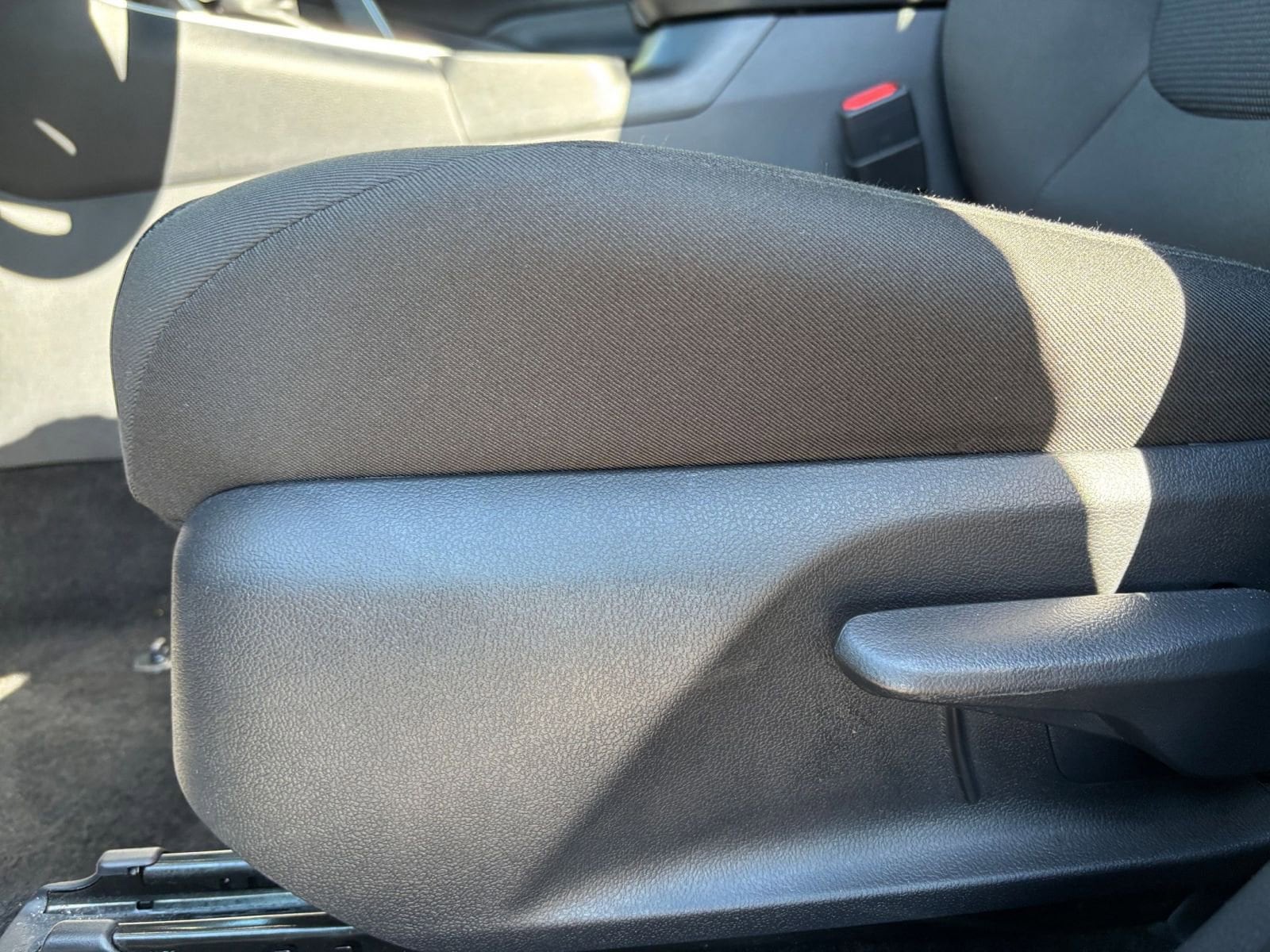 Thumbnail: 2025 Toyota RAV4 - 27