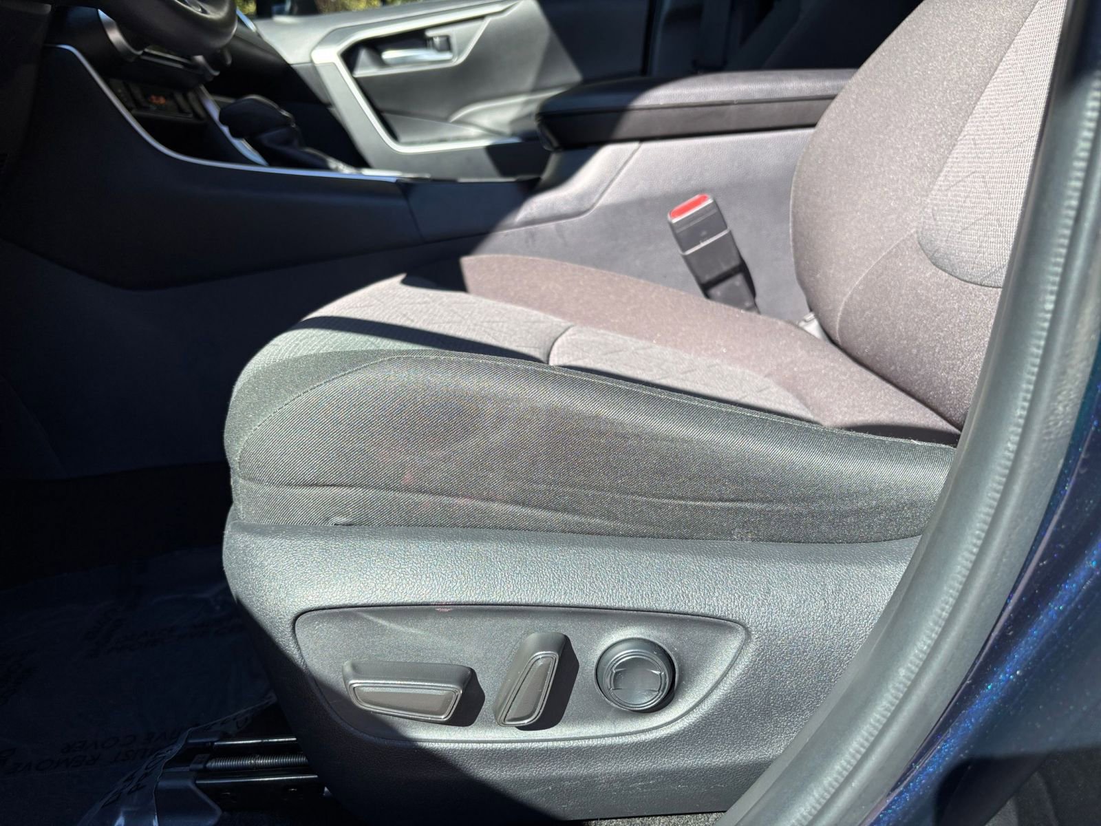 Thumbnail: 2025 Toyota RAV4 - 27