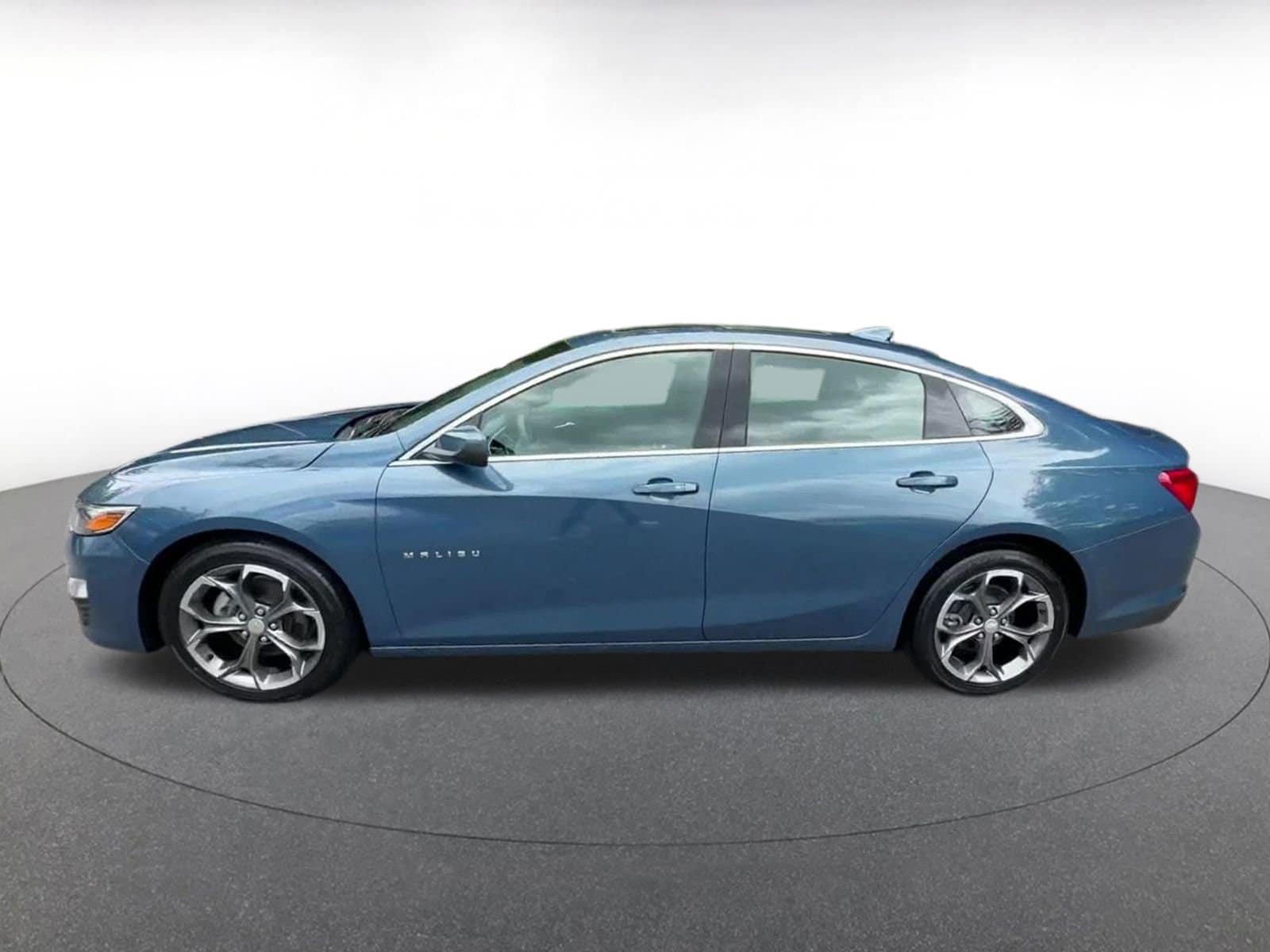 Thumbnail: 2024 Chevrolet Malibu - 8