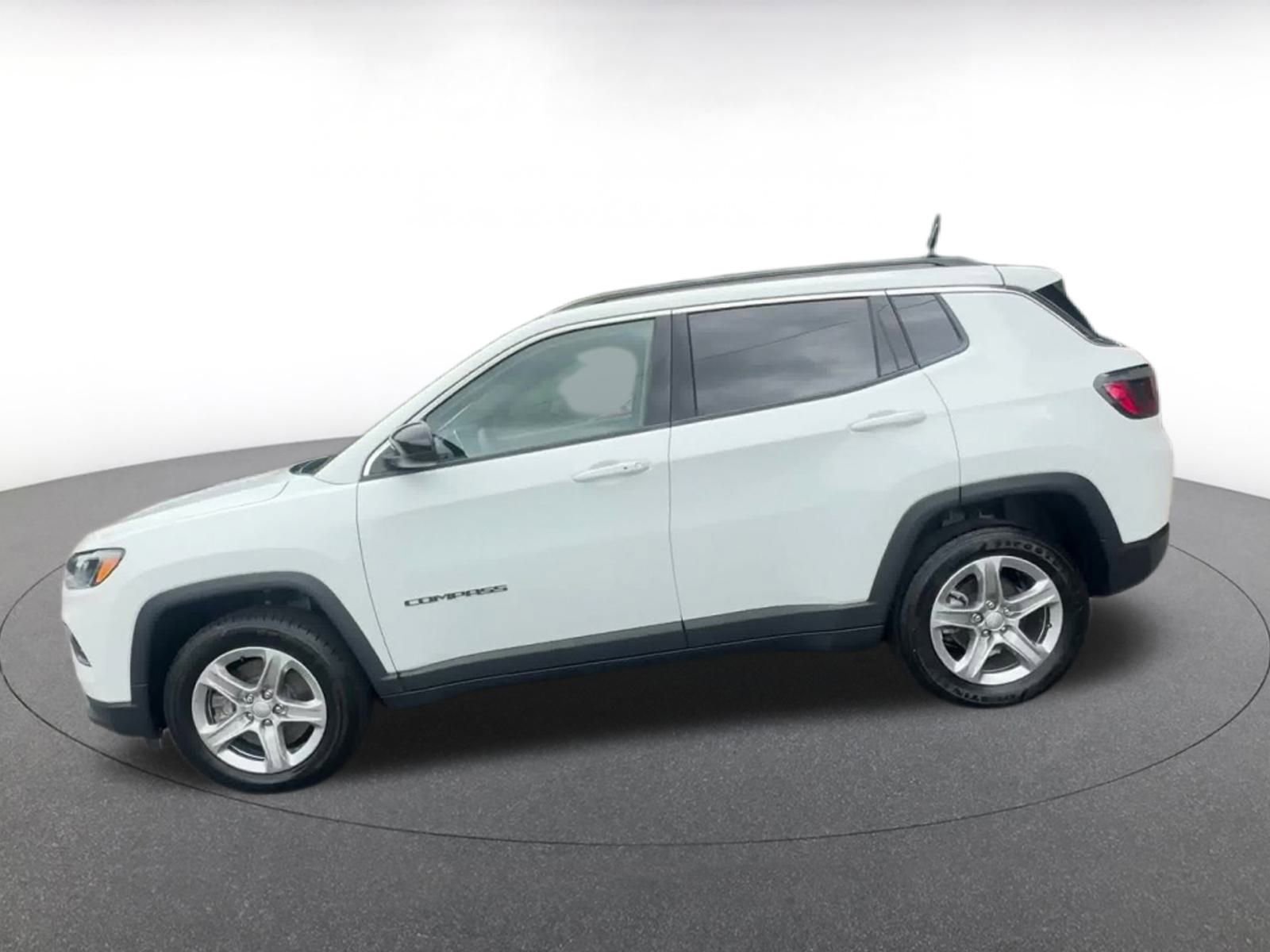 Thumbnail: 2023 Jeep Compass - 8