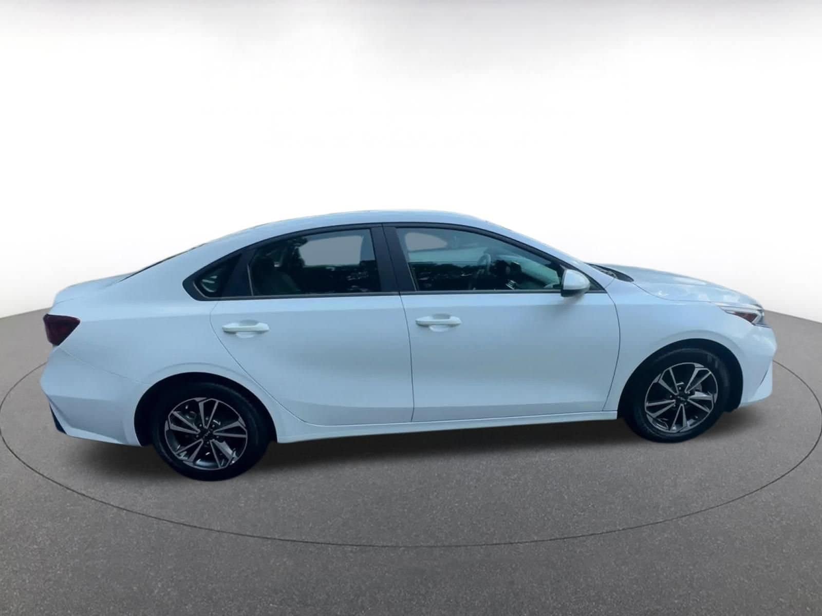 Thumbnail: 2023 Kia Forte - 16