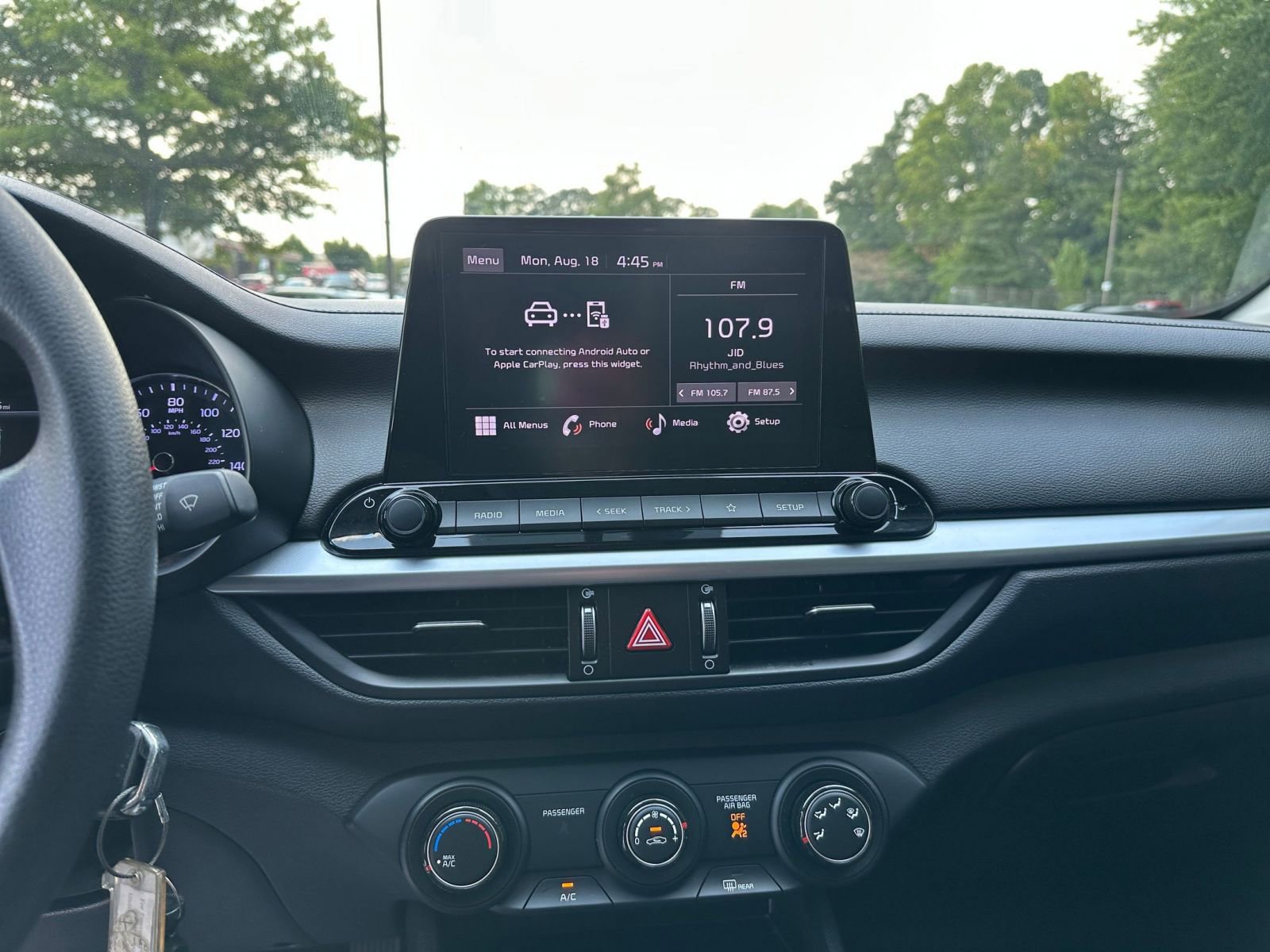 Thumbnail: 2023 Kia Forte - 18